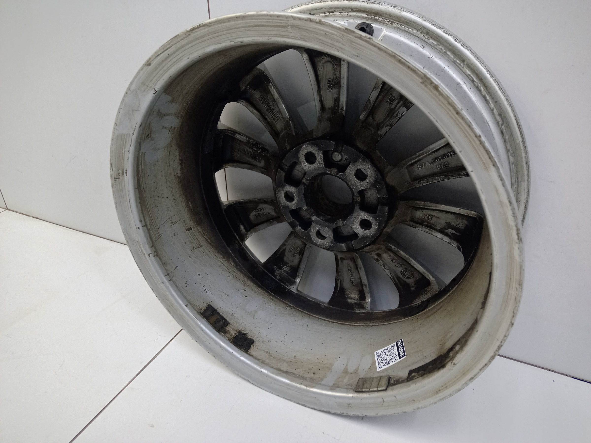 Диск колеса литой Skoda Karoq R16