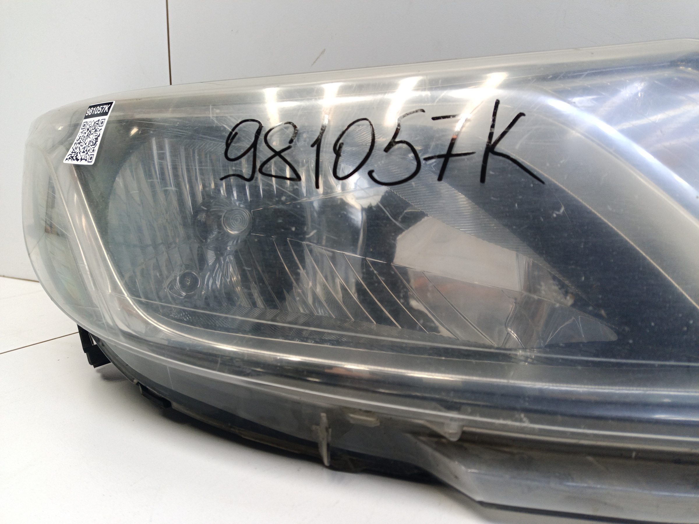 Фара передняя правая Kia Rio 3