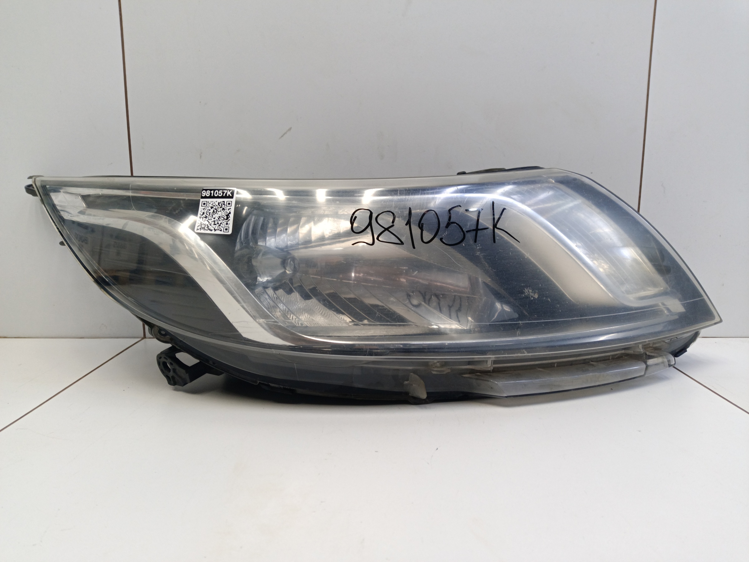 Фара передняя правая Kia Rio 3