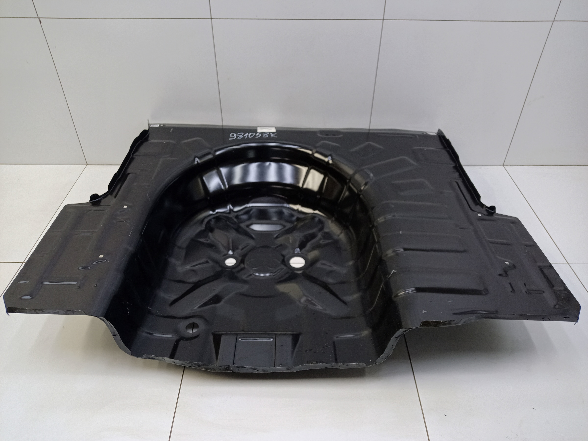 Пол багажника " корыто " Hyundai Solaris 1 Sedan