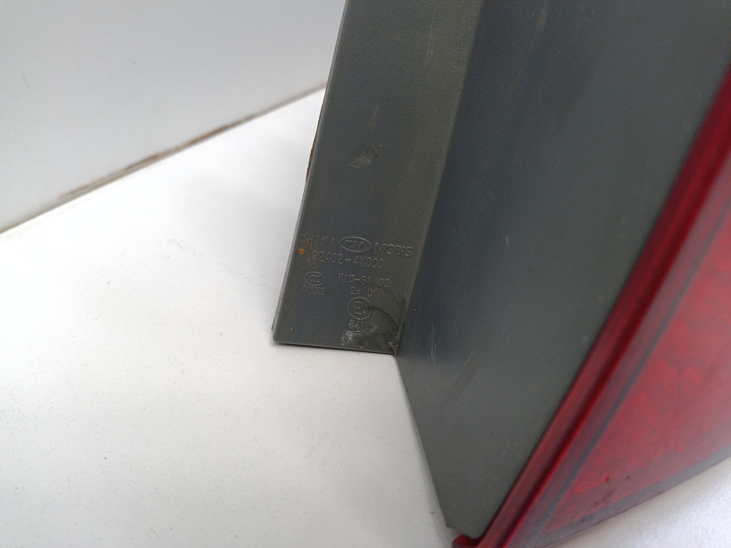 Фонарь задний правый наружный Kia Rio 3 Sedan