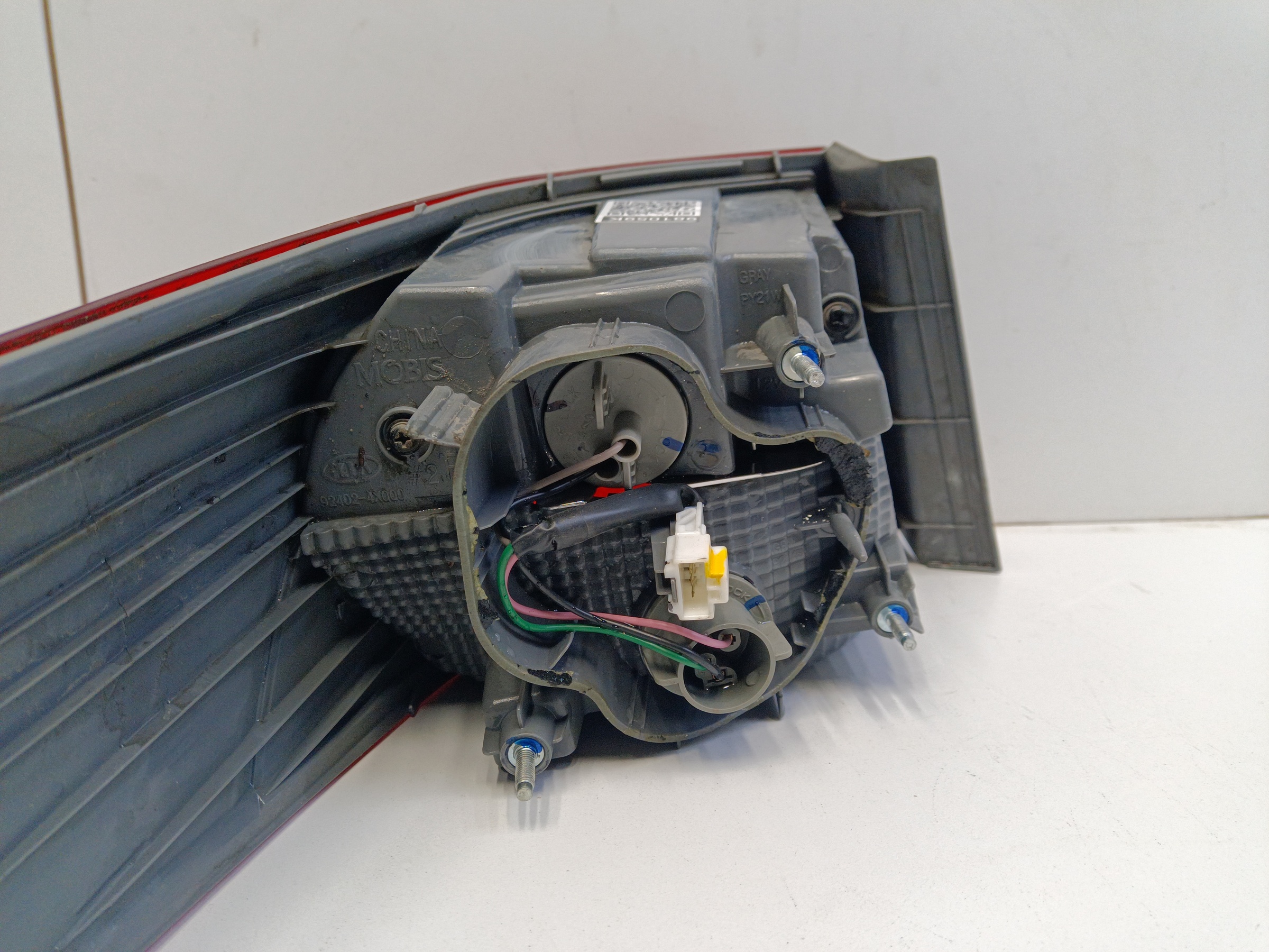 Фонарь задний правый наружный Kia Rio 3 Sedan