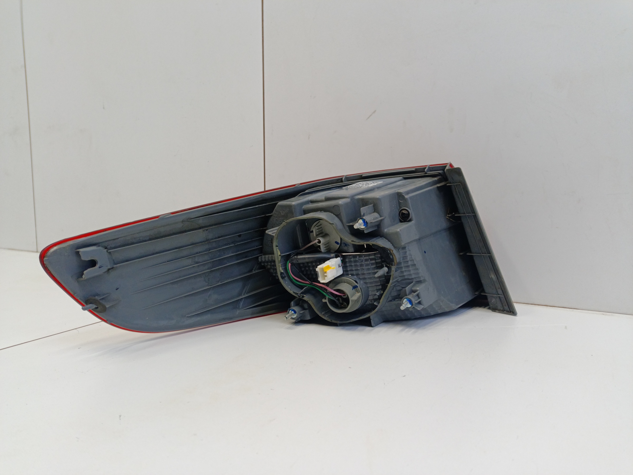 Фонарь задний правый наружный Kia Rio 3 Sedan