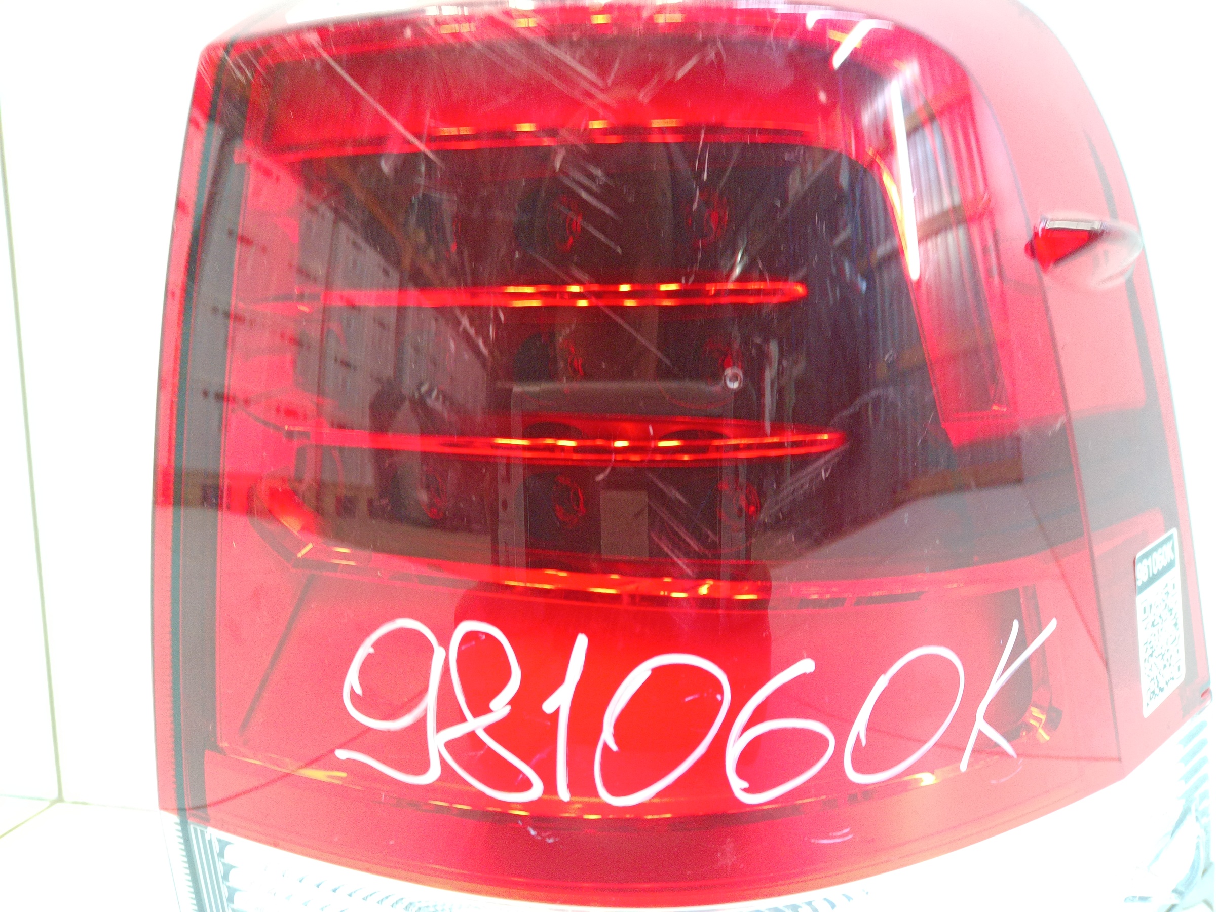 Фонарь задний правый наружный Toyota Land Cruiser 200 Restail 2 LED