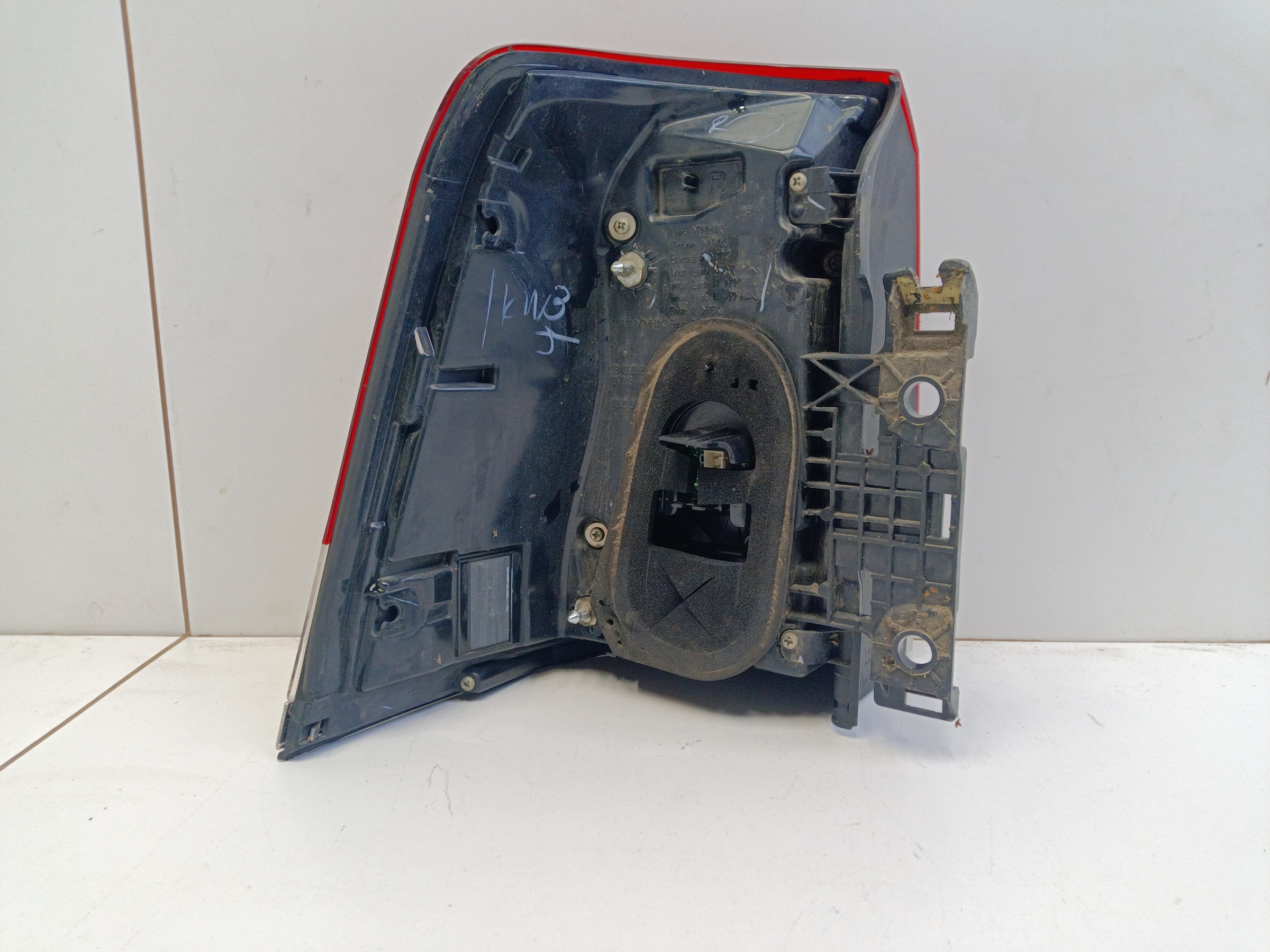 Фонарь задний правый наружный Toyota Land Cruiser 200 Restail 2 LED