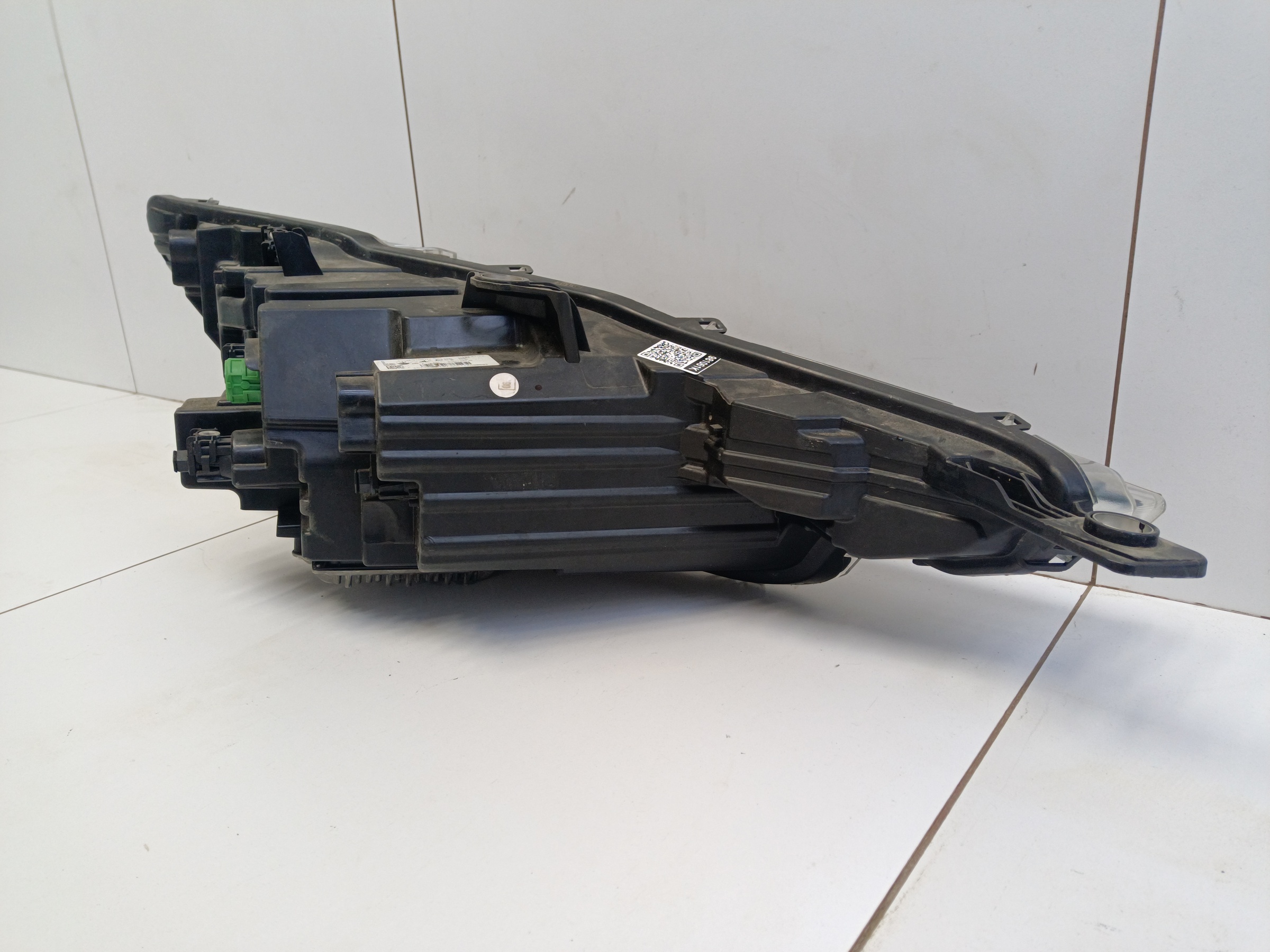 Фара передняя левая Maserati Levante 1 Restail