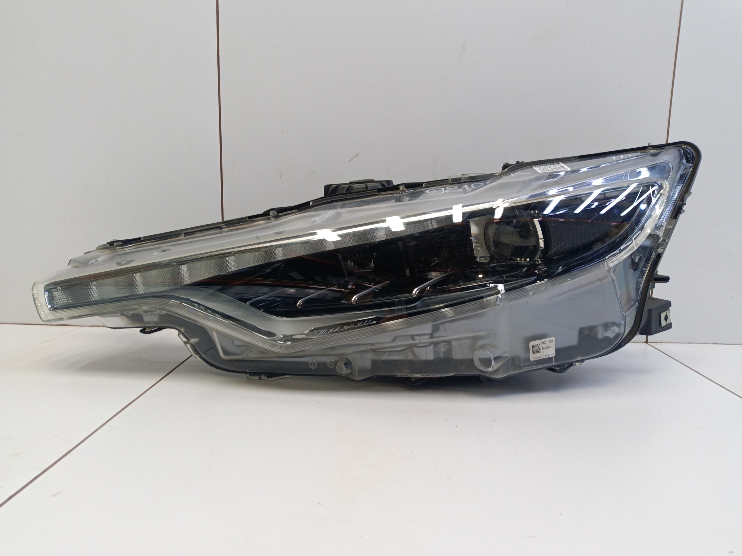 Фара передняя левая Maserati Levante 1 Restail