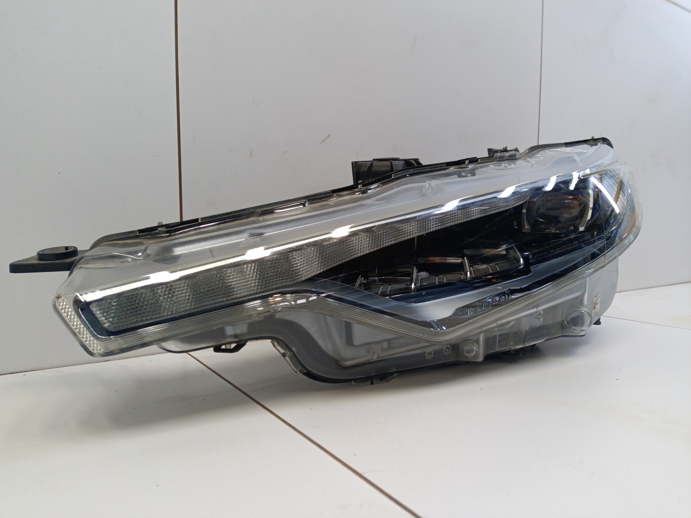 Фара передняя левая Maserati Levante 1 Restail