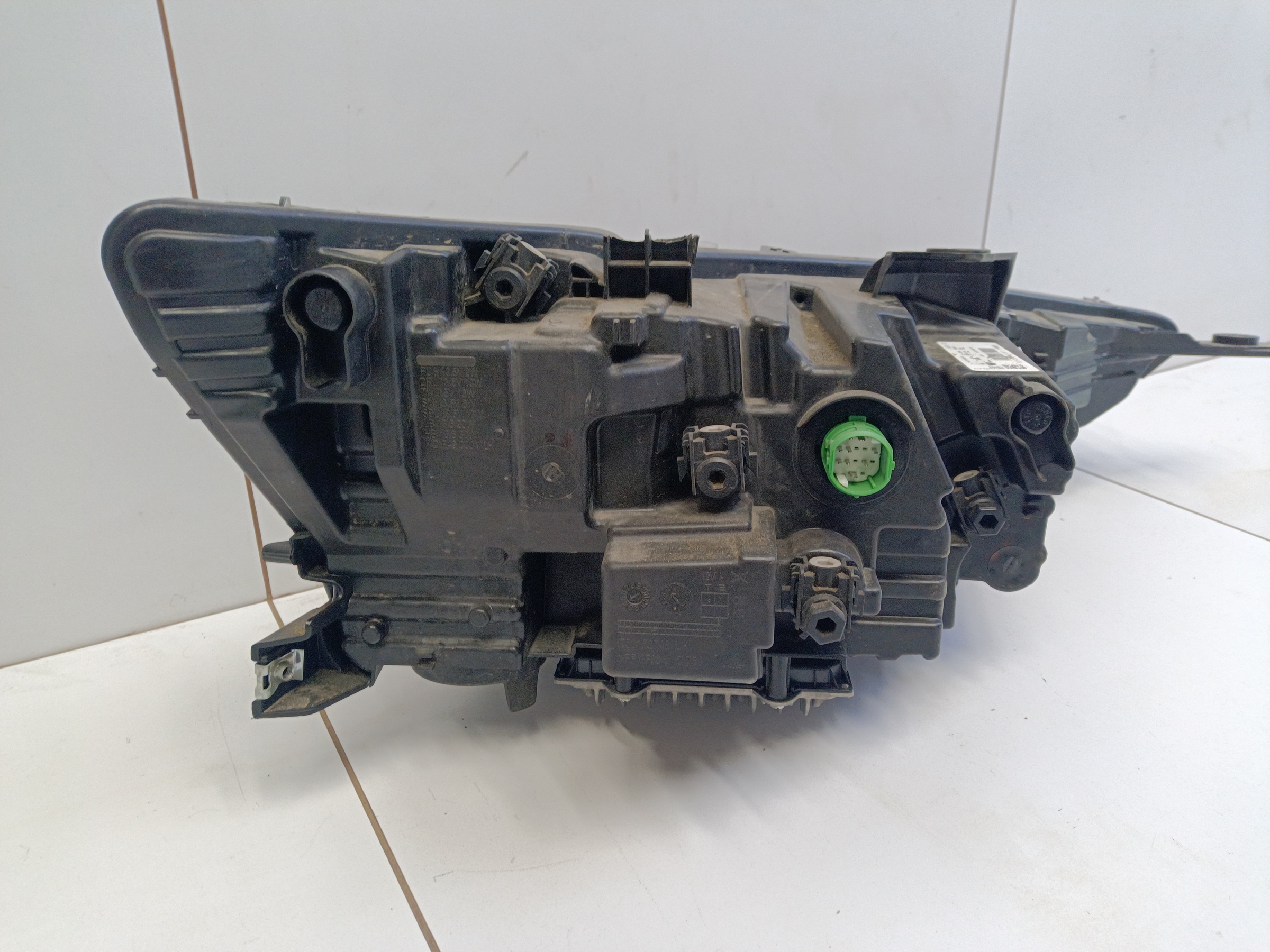 Фара передняя левая Maserati Levante 1 Restail