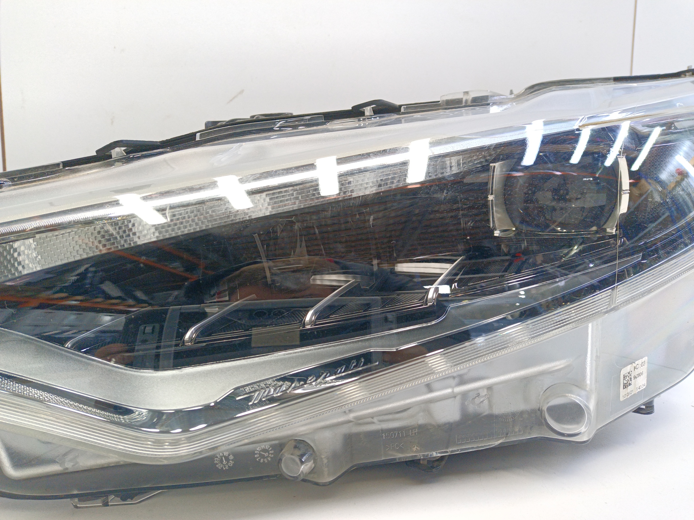 Фара передняя левая Maserati Levante 1 Restail