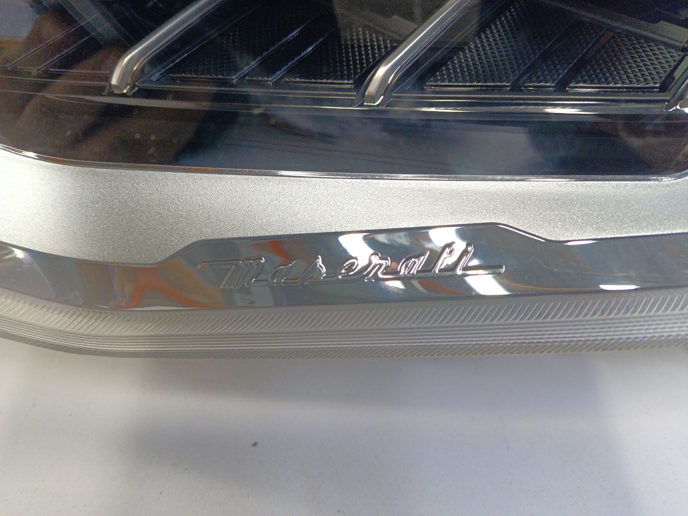 Фара передняя левая Maserati Levante 1 Restail