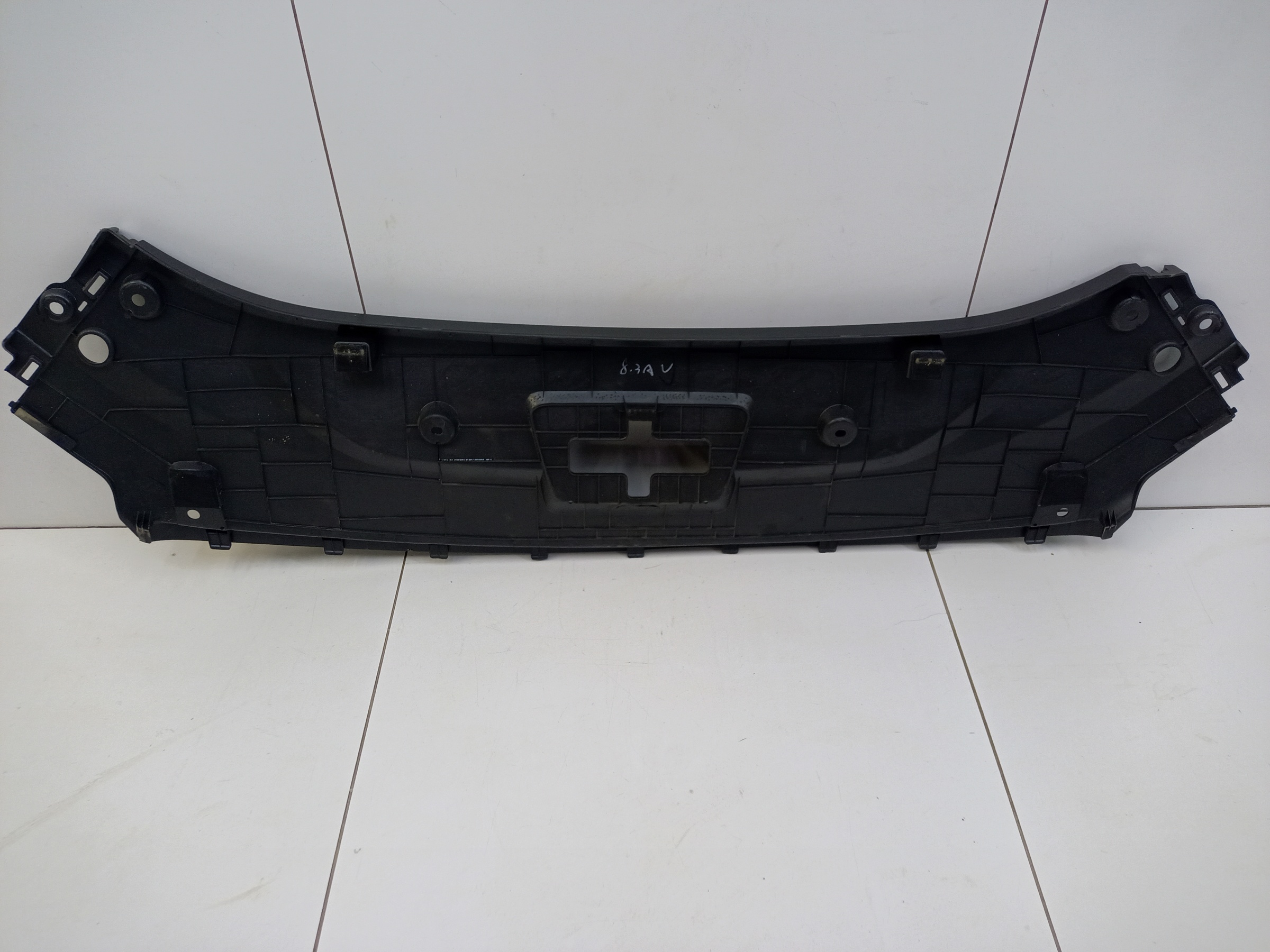 Накладка передней панели Geely Monjaro