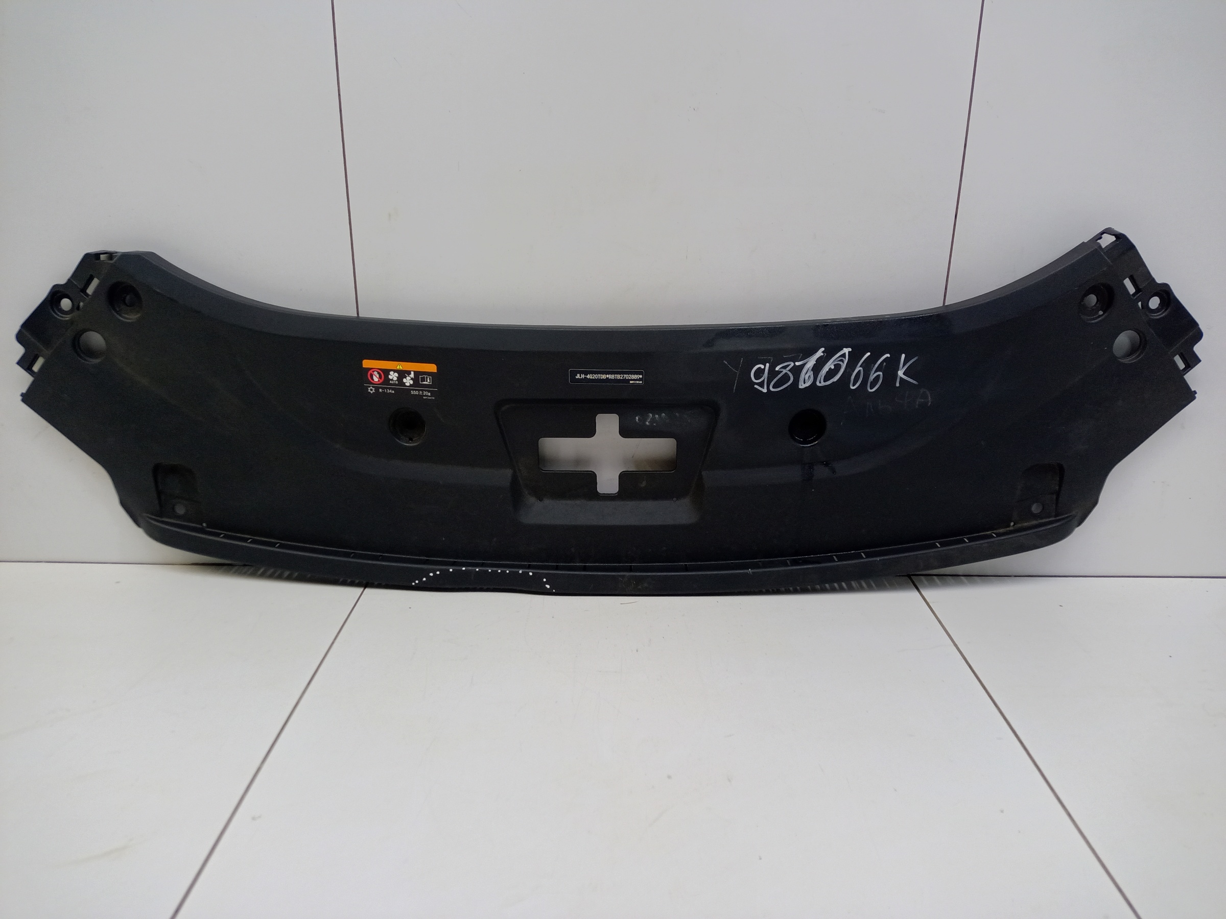 Накладка передней панели Geely Monjaro