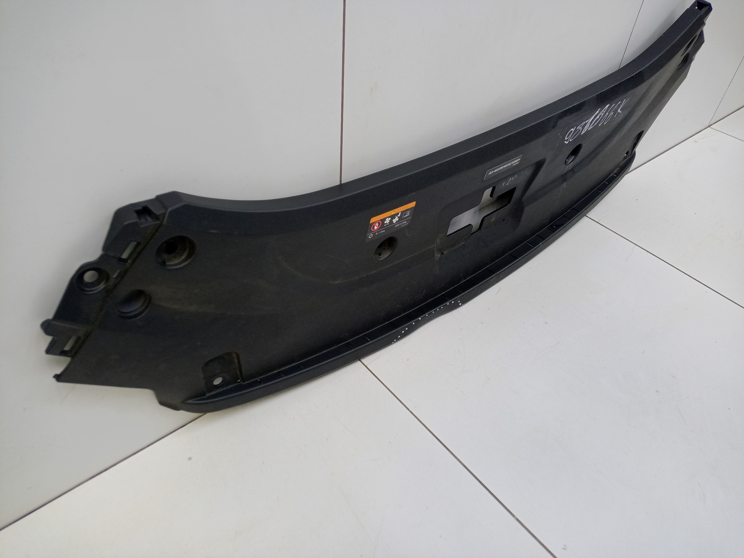 Накладка передней панели Geely Monjaro