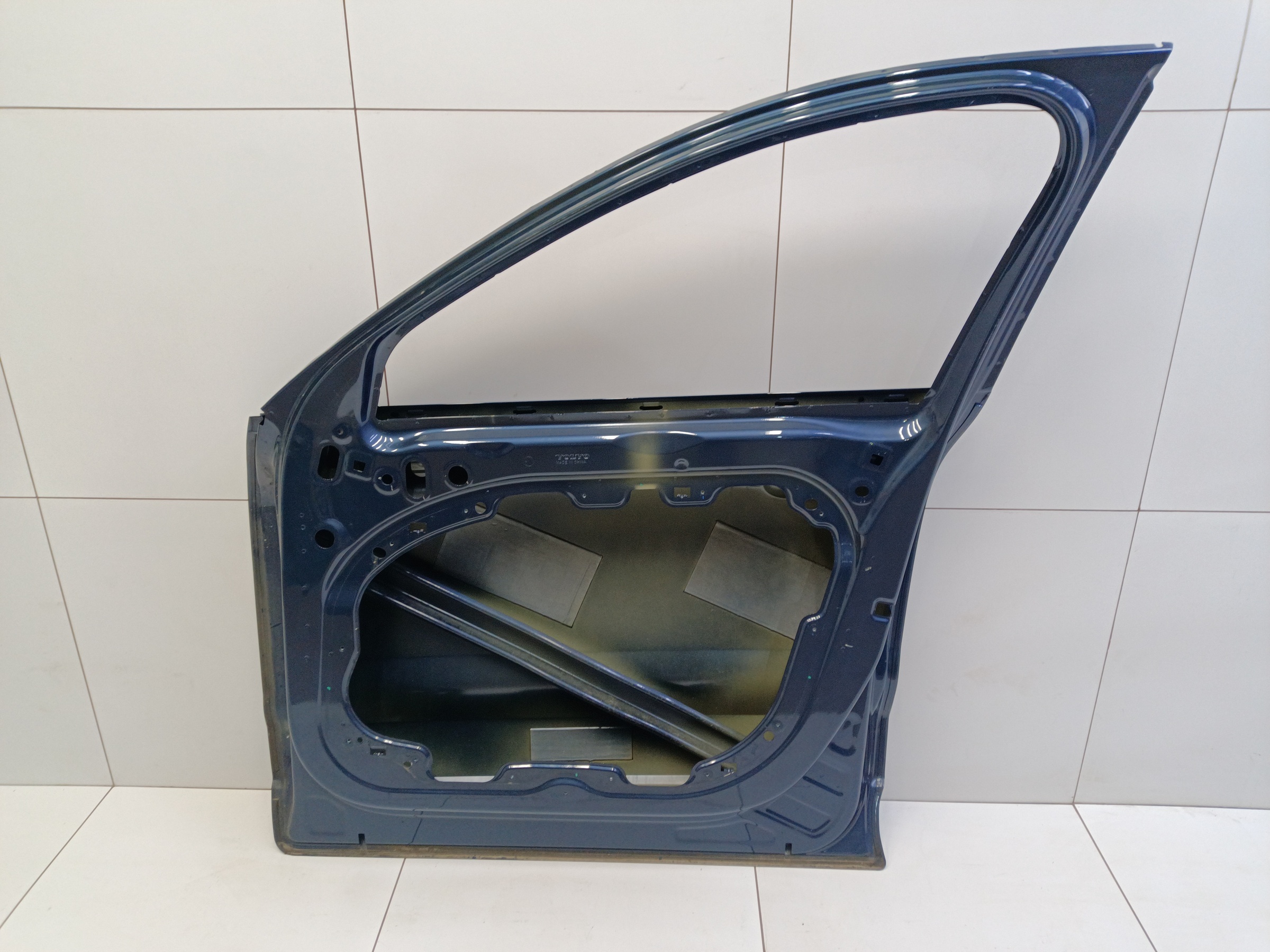 Дверь передняя правая Volvo XC60 2