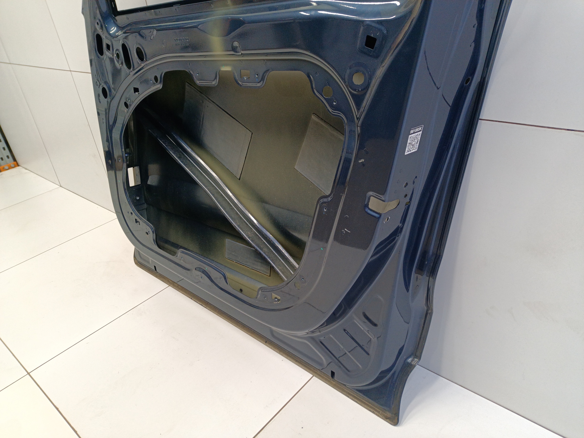 Дверь передняя правая Volvo XC60 2