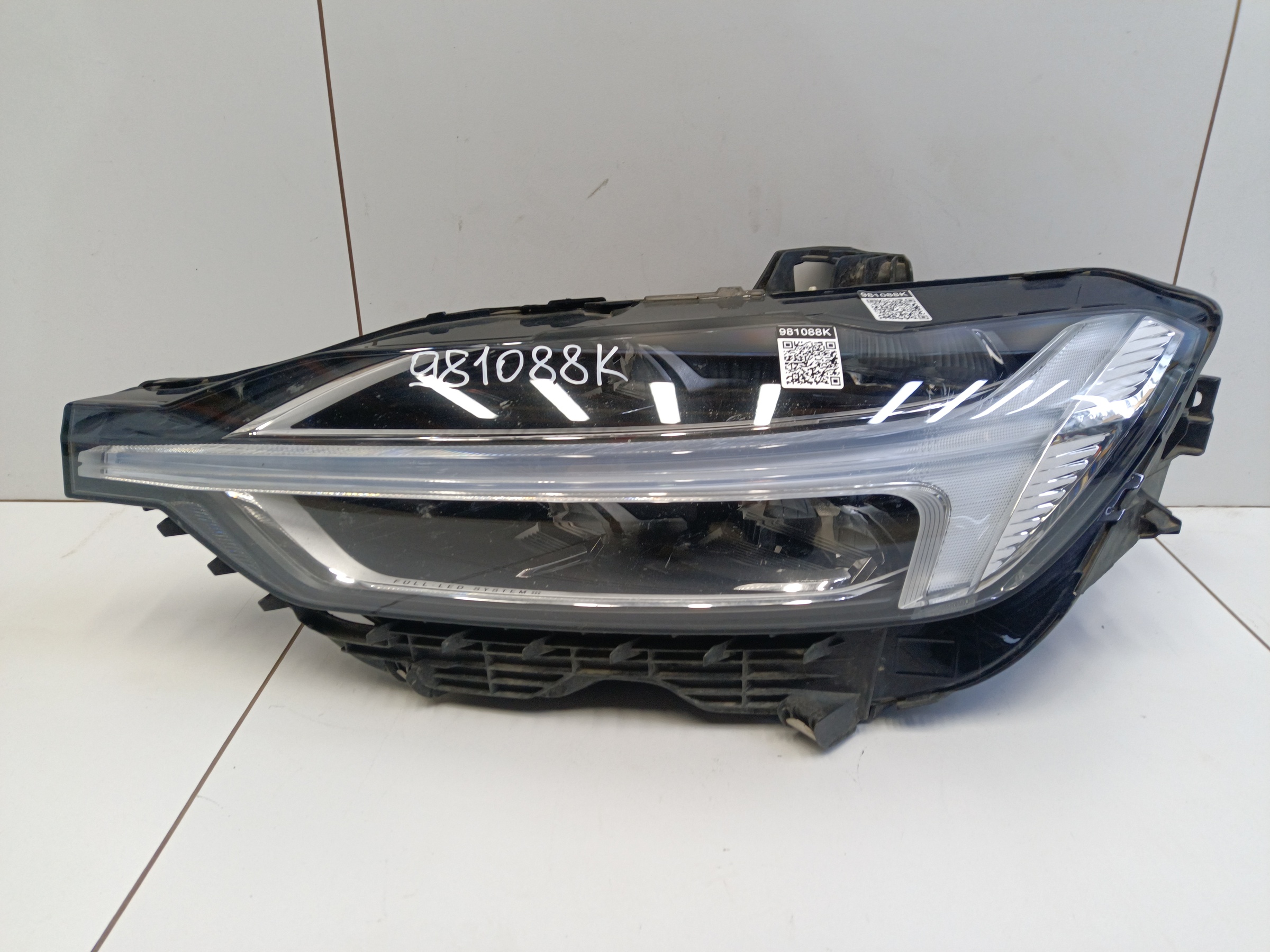 Фара передняя левая Volvo XC60 2 LED