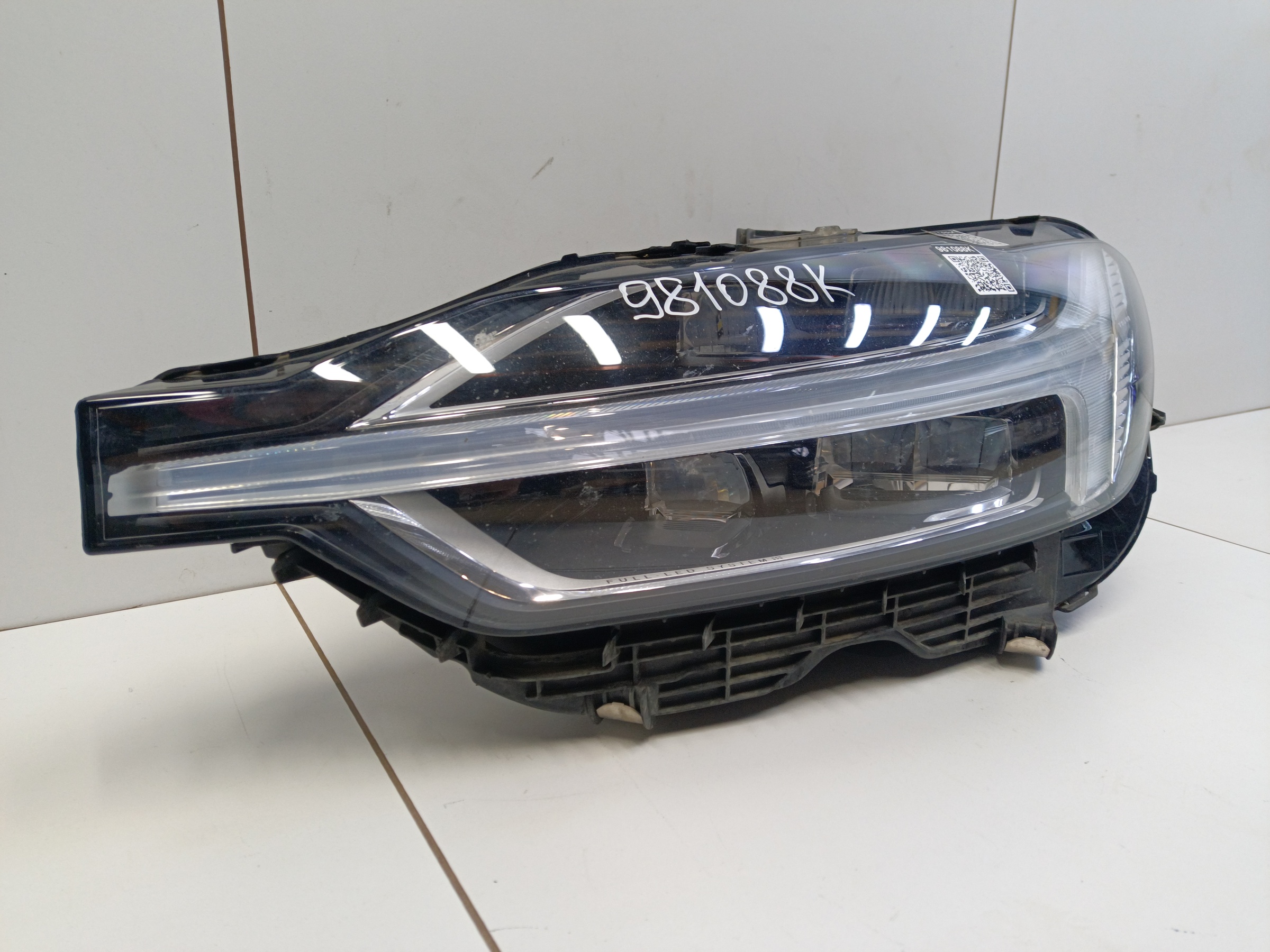 Фара передняя левая Volvo XC60 2 LED