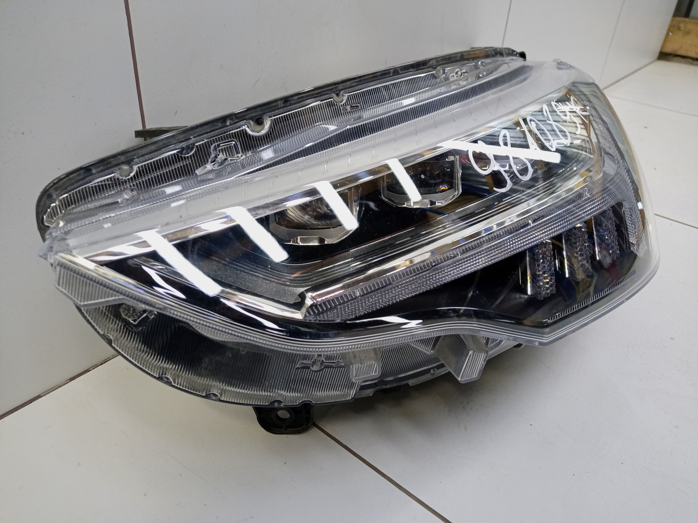 Фара передняя левая Haval Jolion LED