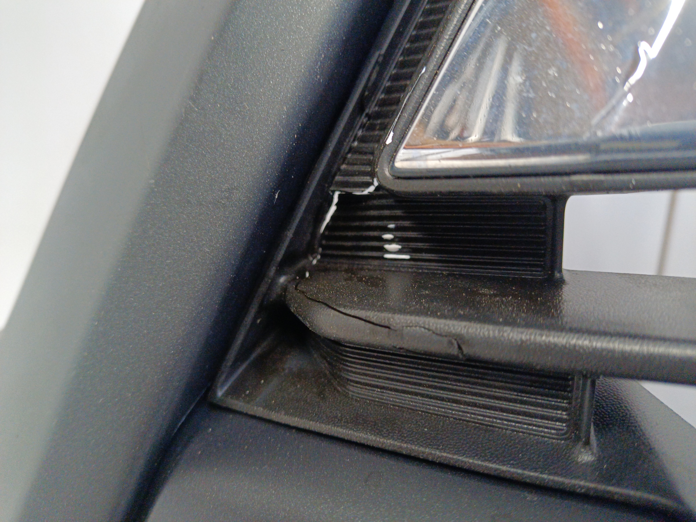 Решетка радиатора Toyota Hilux 8 Restail