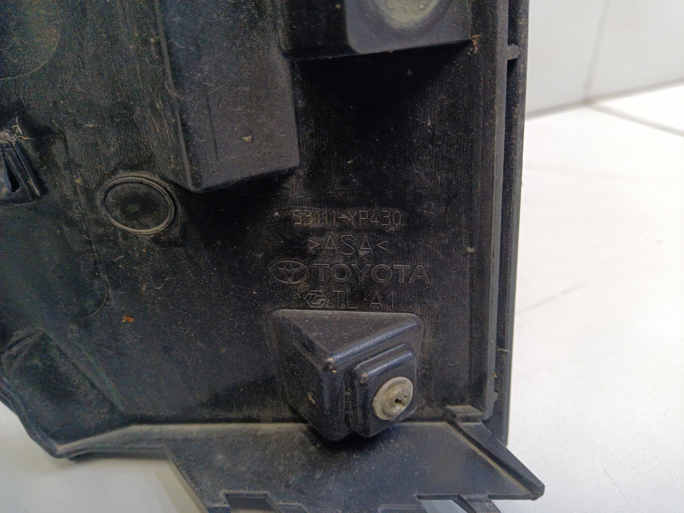 Решетка радиатора Toyota Hilux 8 Restail