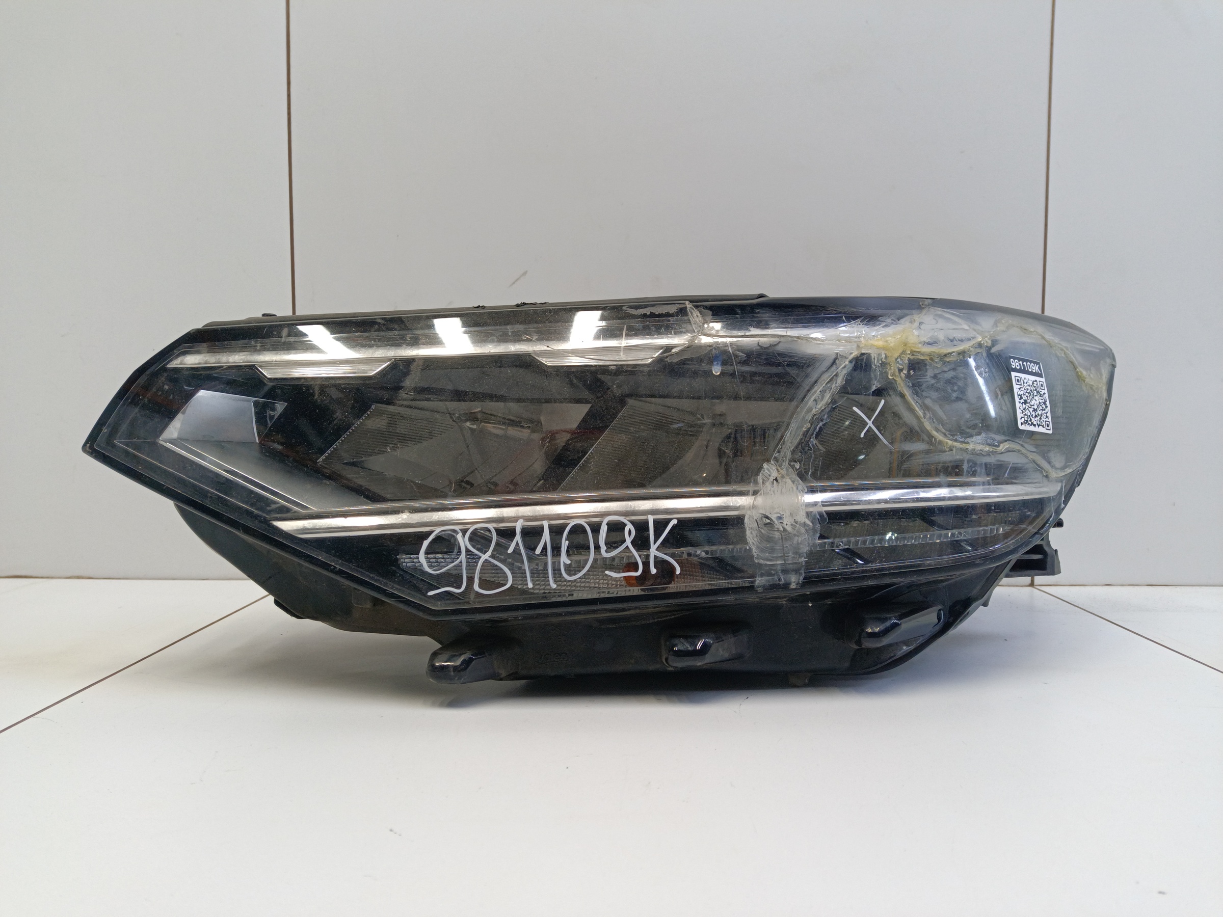 Фара передняя левая Volkswagen Passat B8 Restail LED