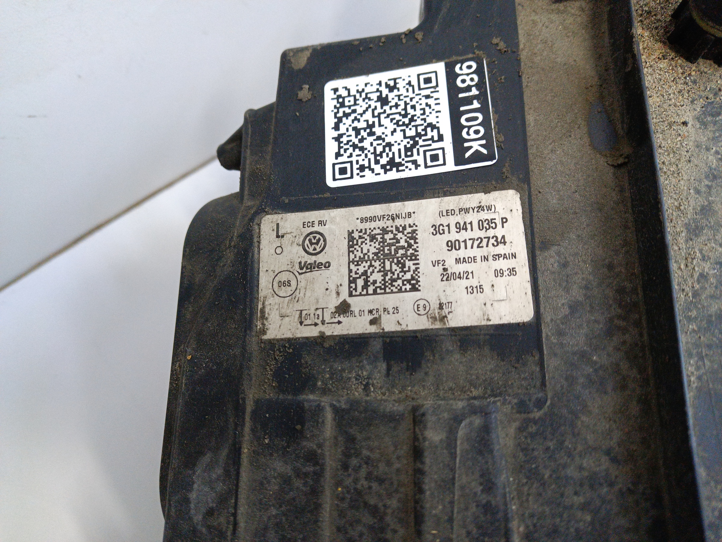 Фара передняя левая Volkswagen Passat B8 Restail LED