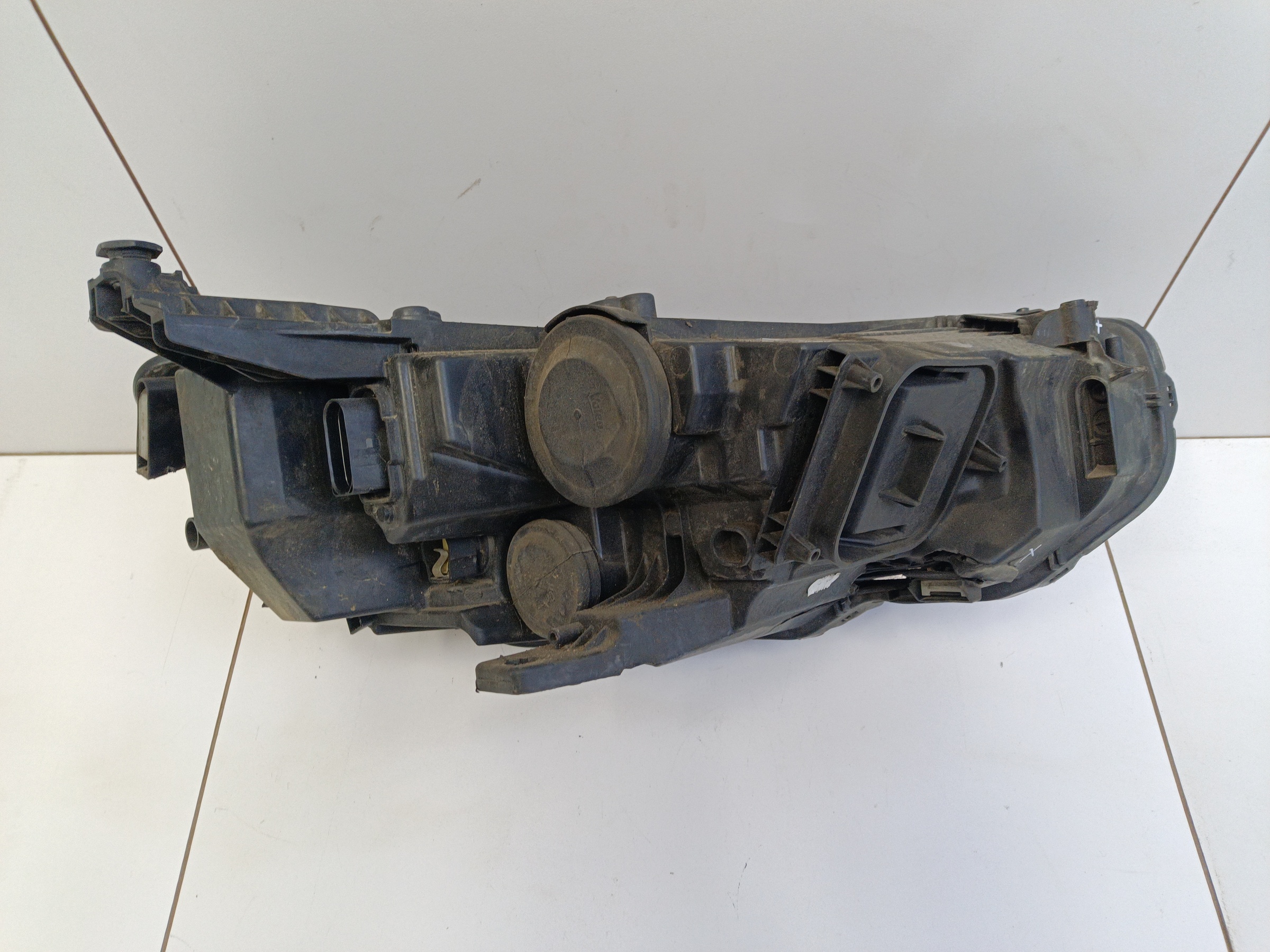 Фара передняя левая Volkswagen Passat B8 Restail LED