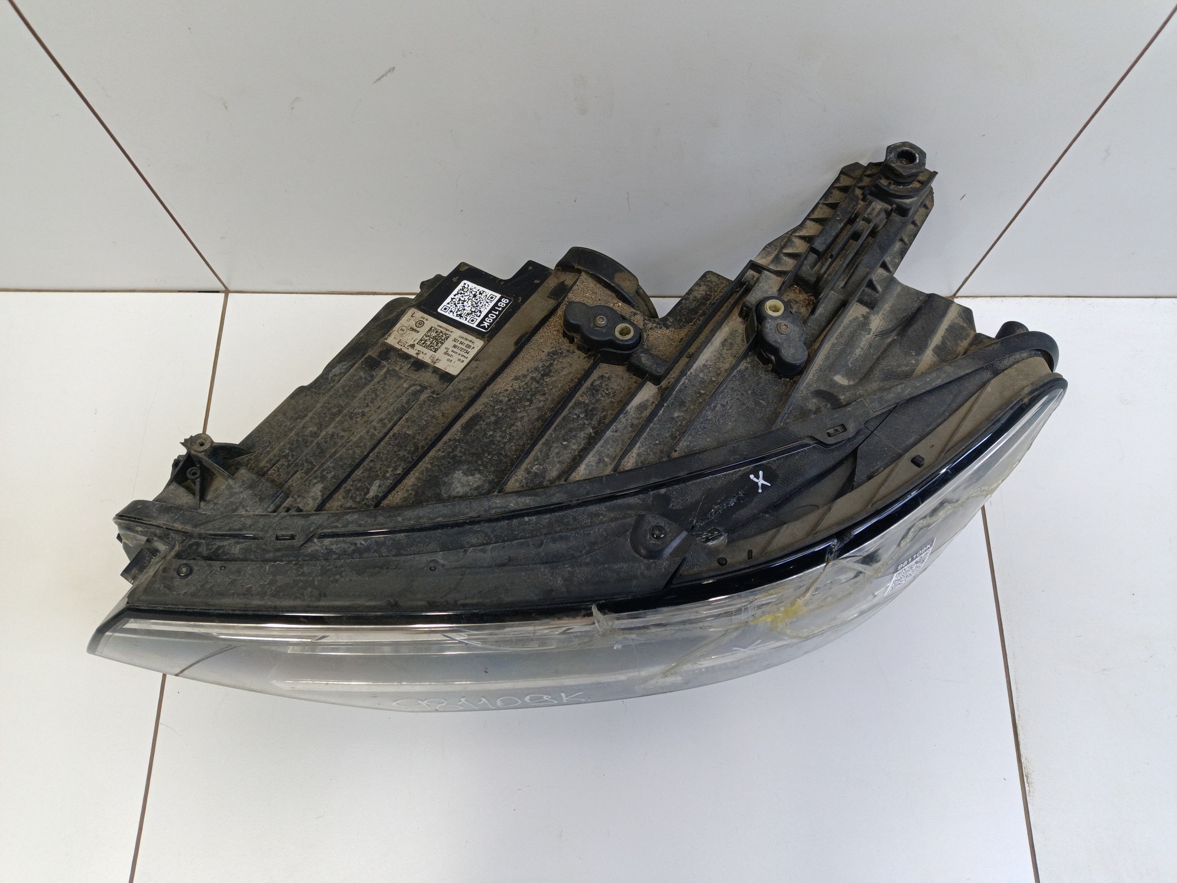 Фара передняя левая Volkswagen Passat B8 Restail LED