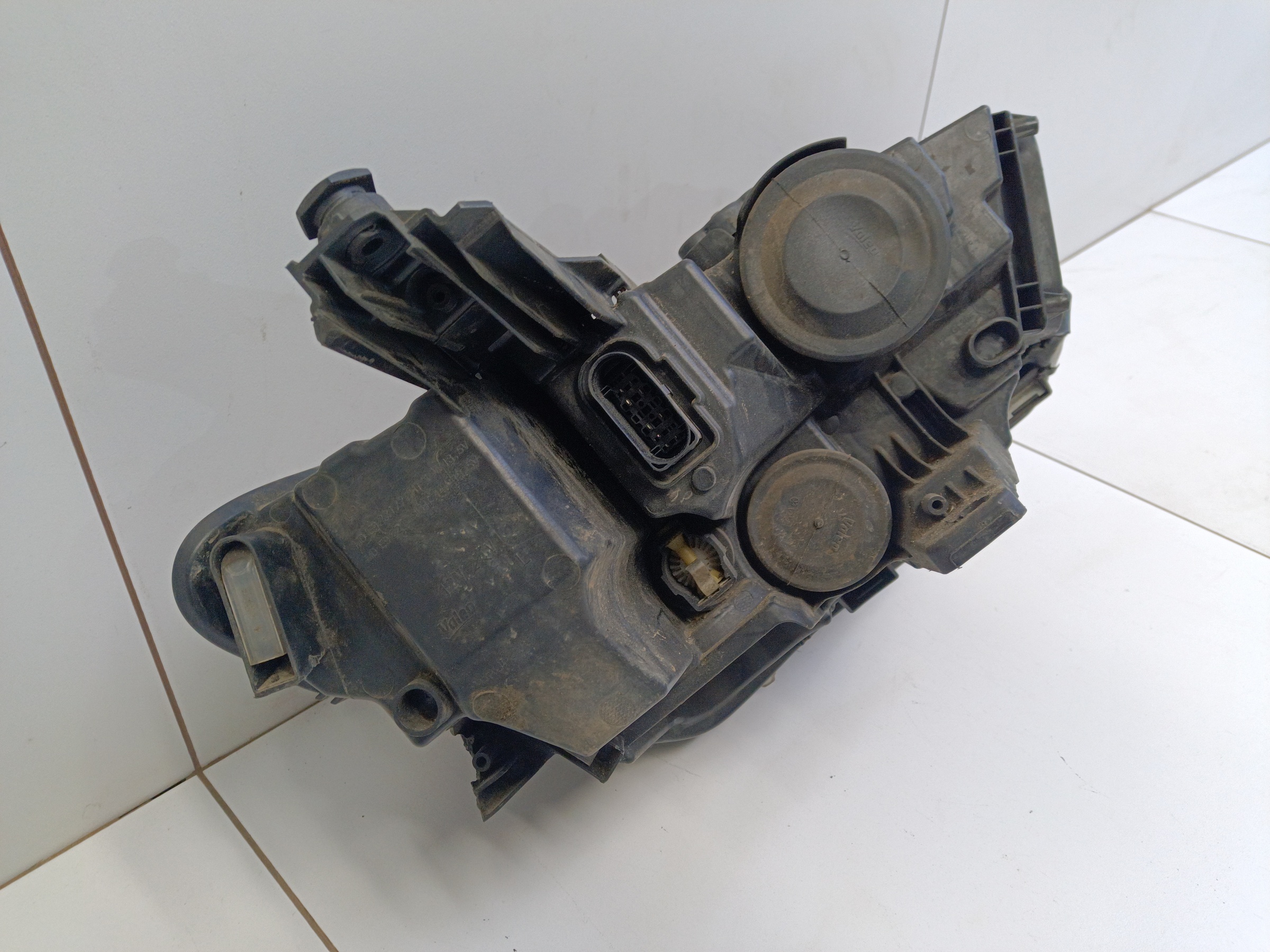 Фара передняя левая Volkswagen Passat B8 Restail LED