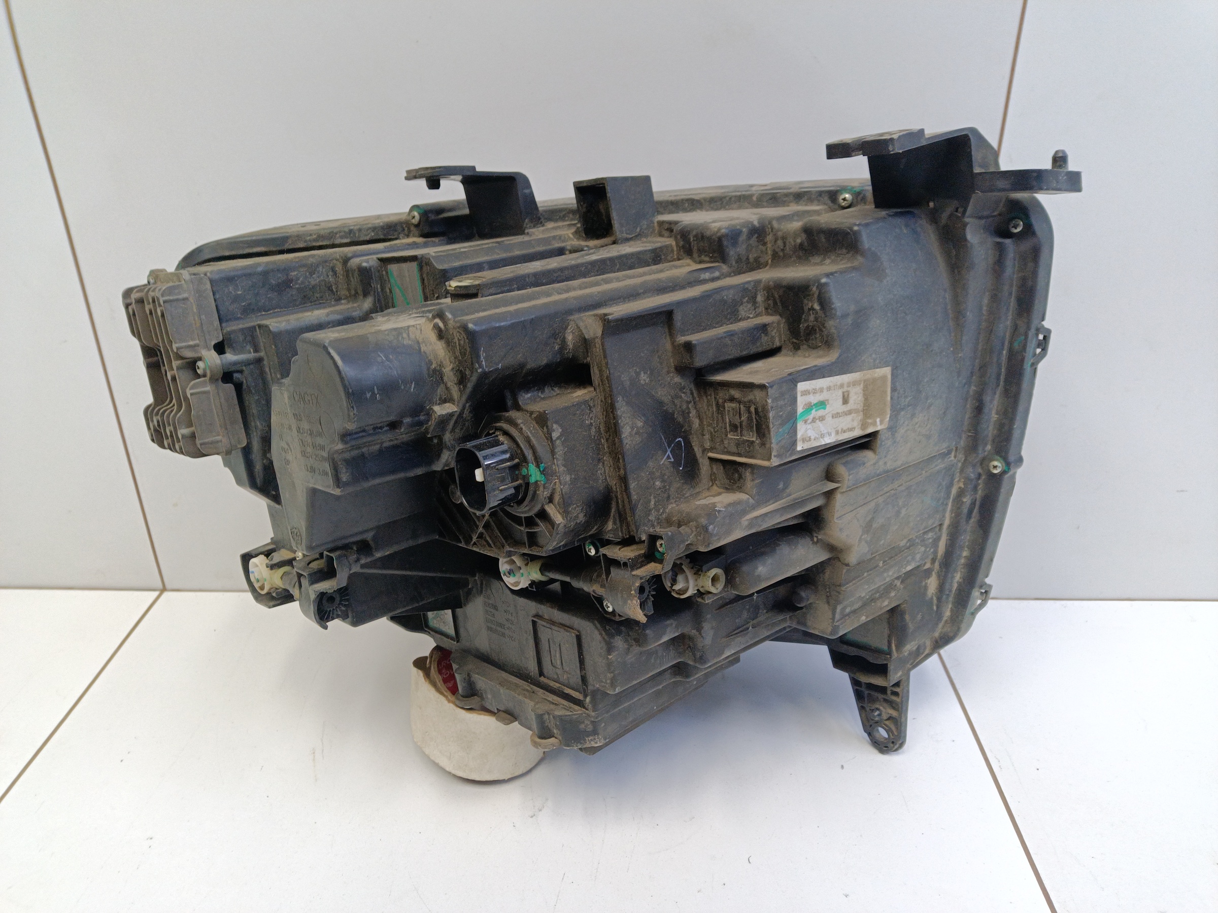 Фара передняя левая Tank 500 LED