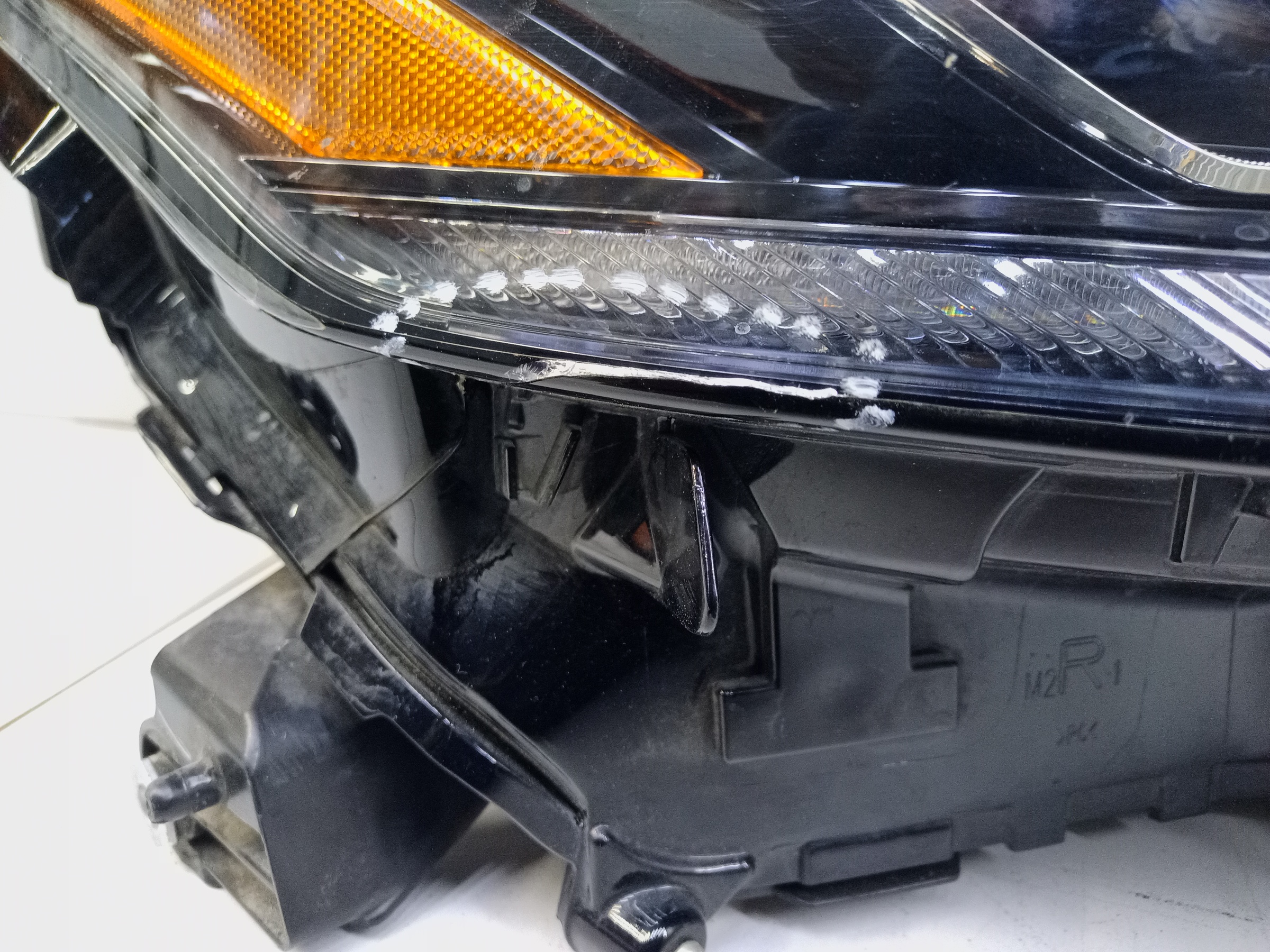 Фара передняя правая Toyota Highlander 4 LED