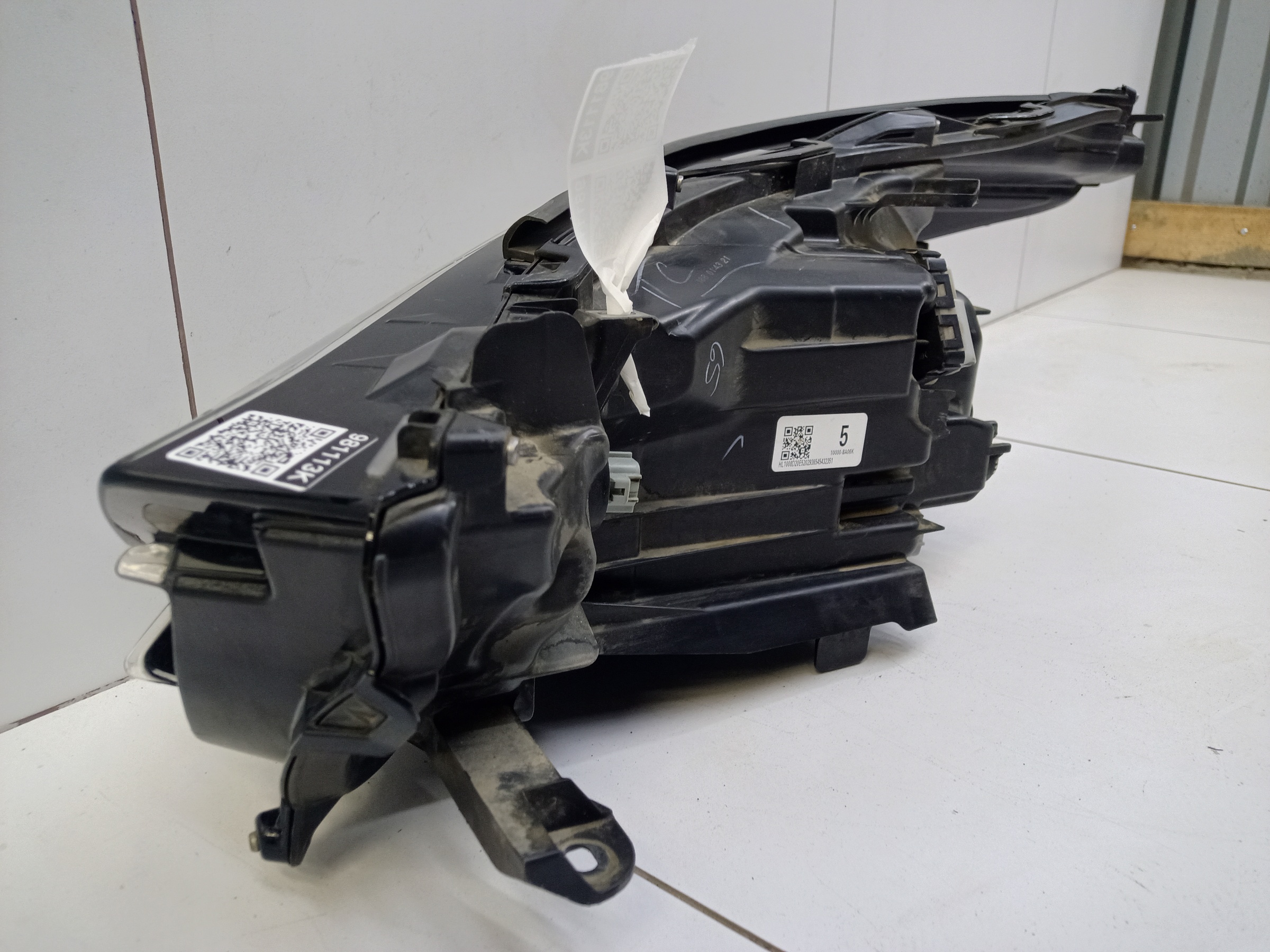 Фара передняя правая Toyota Highlander 4 LED