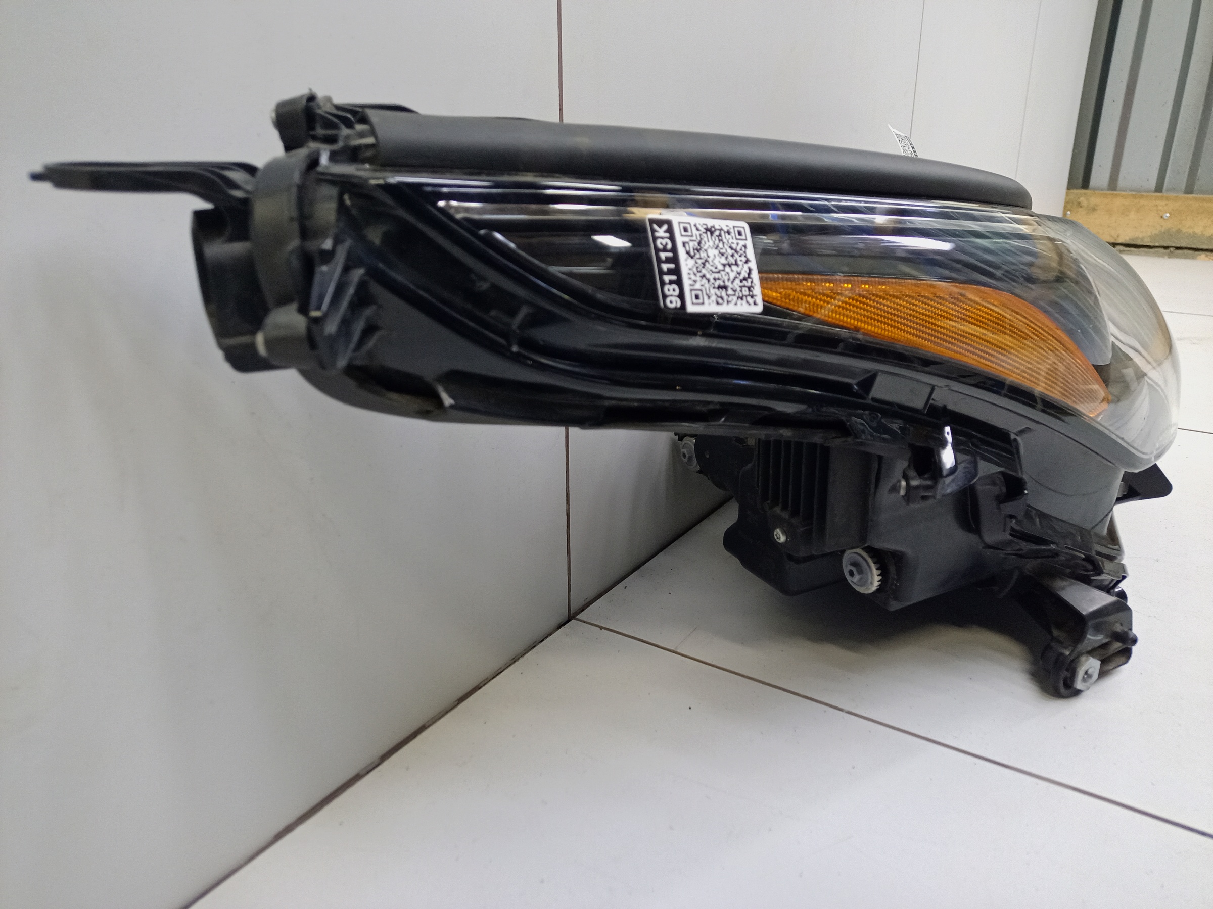 Фара передняя правая Toyota Highlander 4 LED