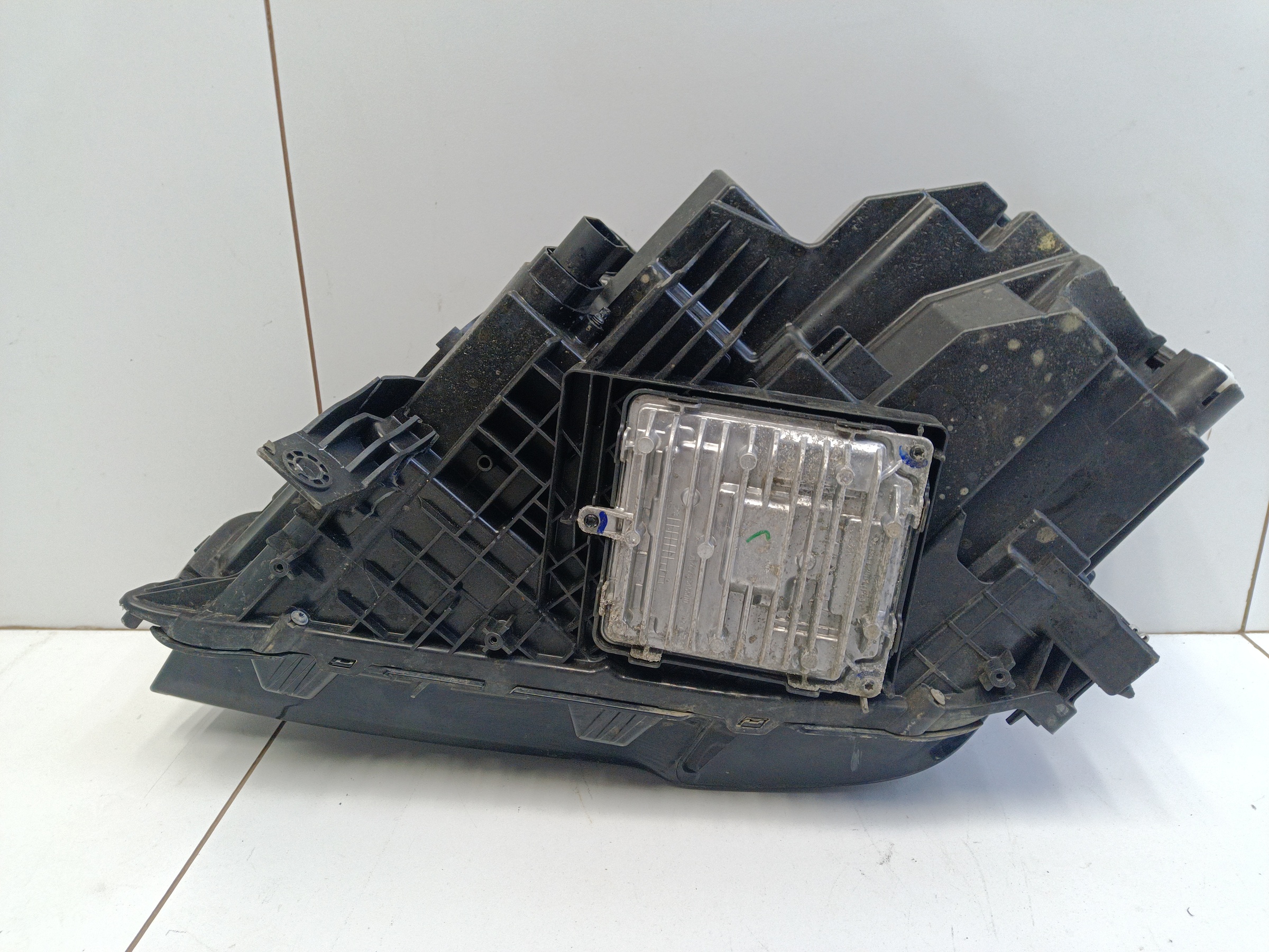 Фара передняя правая Geely Monjaro LED