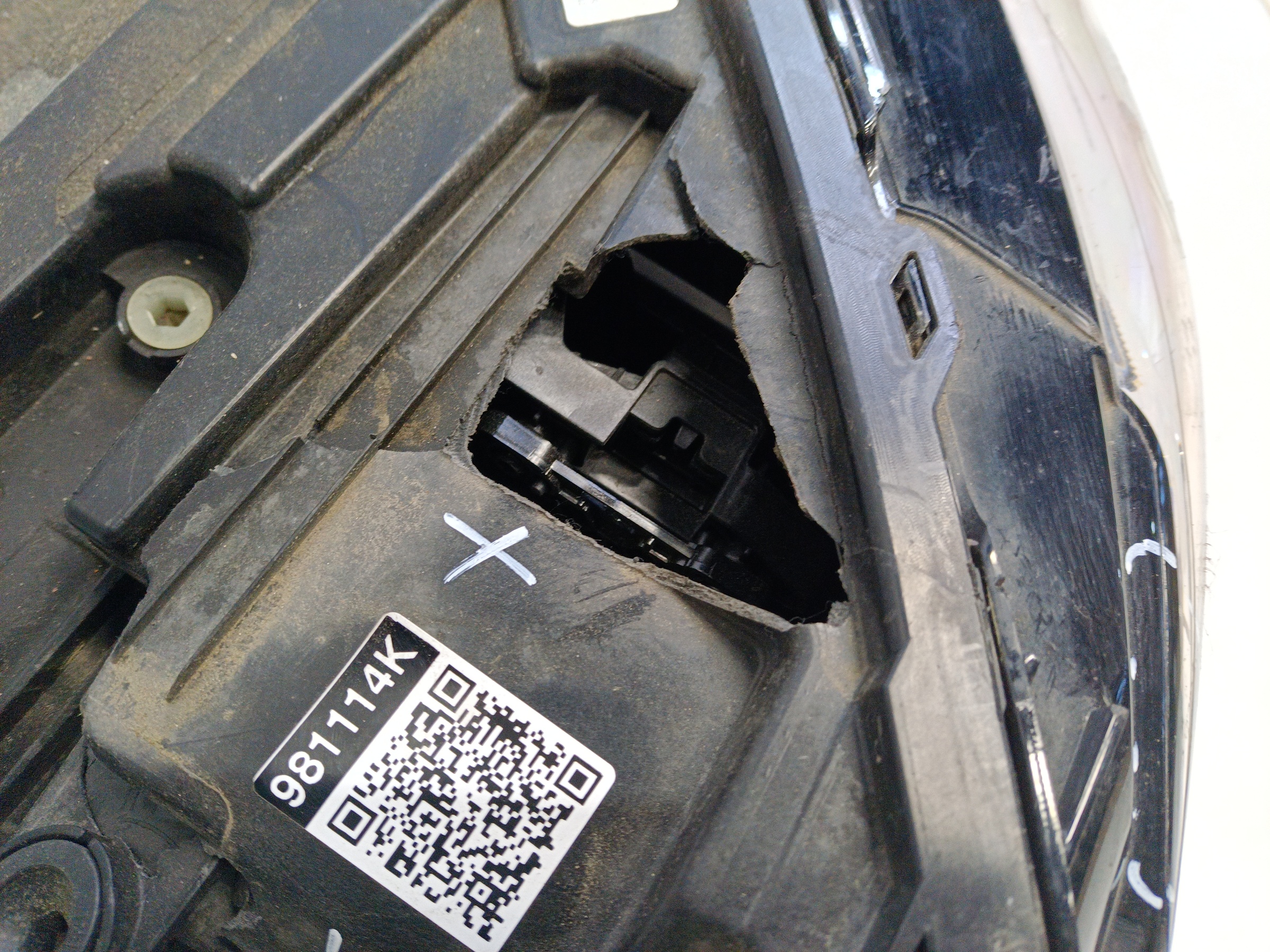 Фара передняя правая Geely Monjaro LED