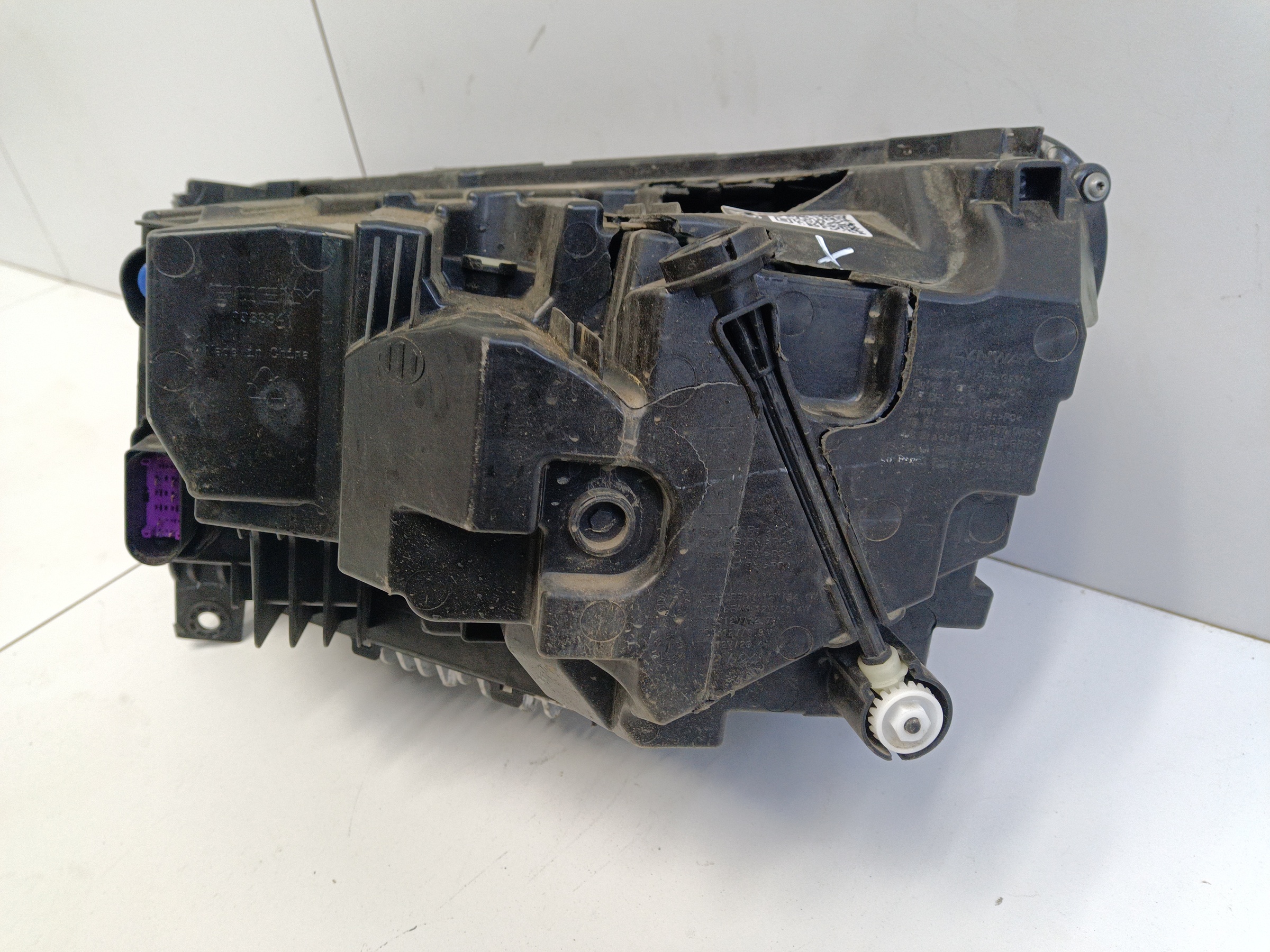 Фара передняя правая Geely Monjaro LED