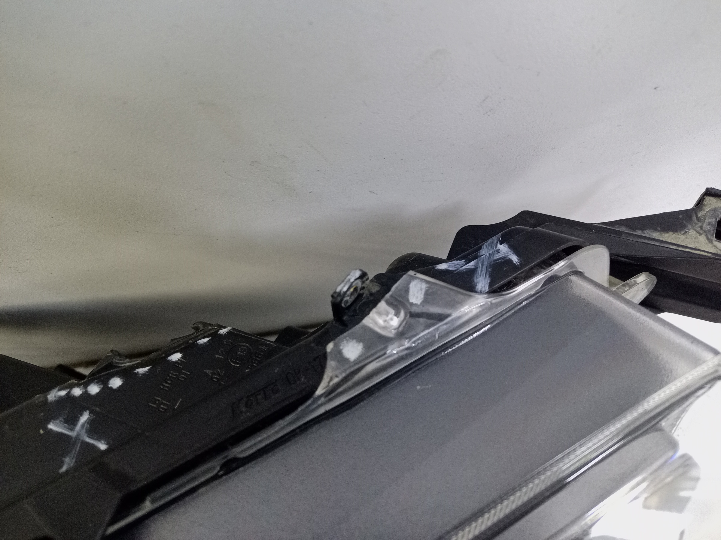 Фара передняя правая Toyota Hilux 8 Restail LED