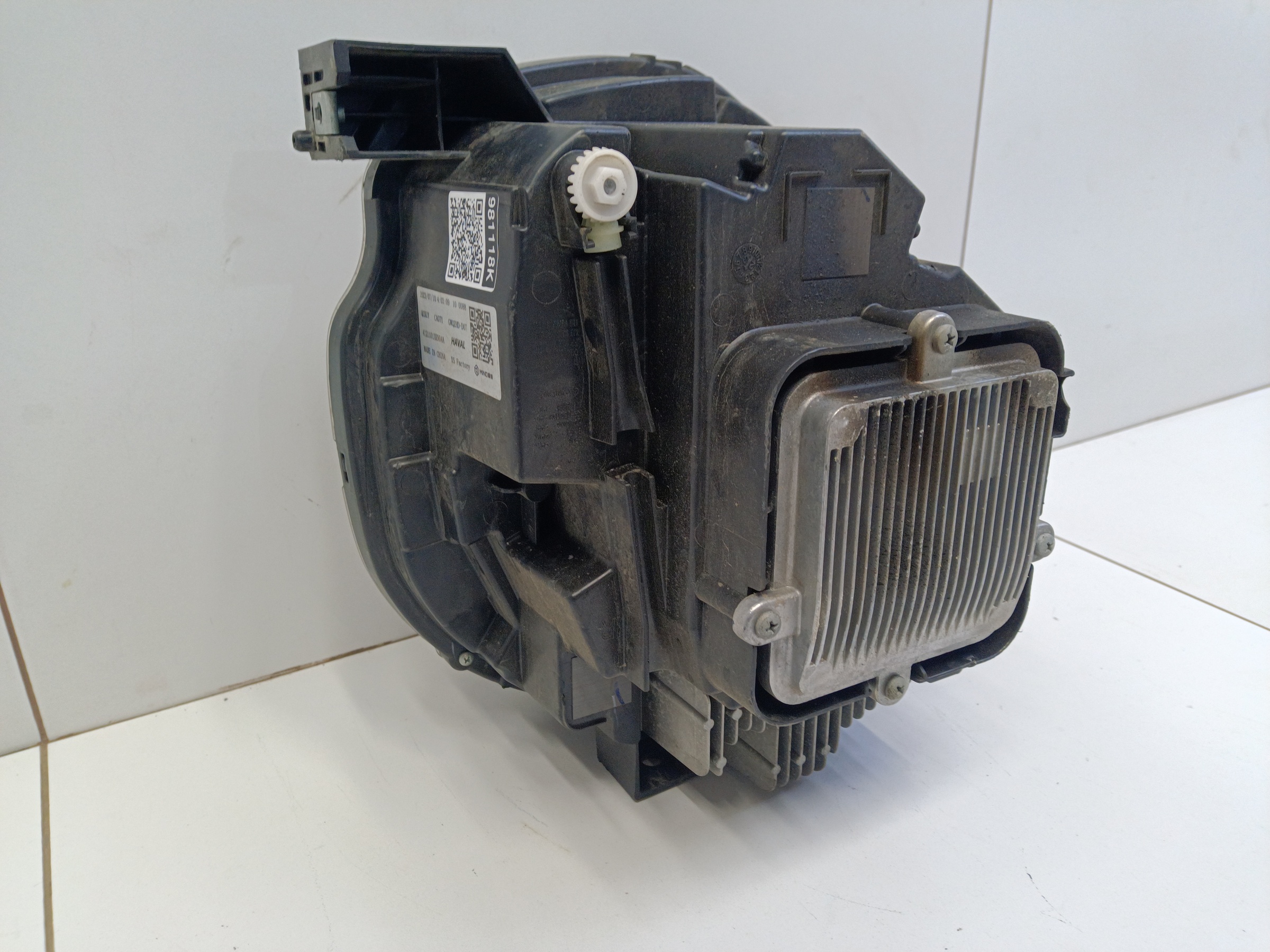 Фара передняя правая Haval Dargo LED