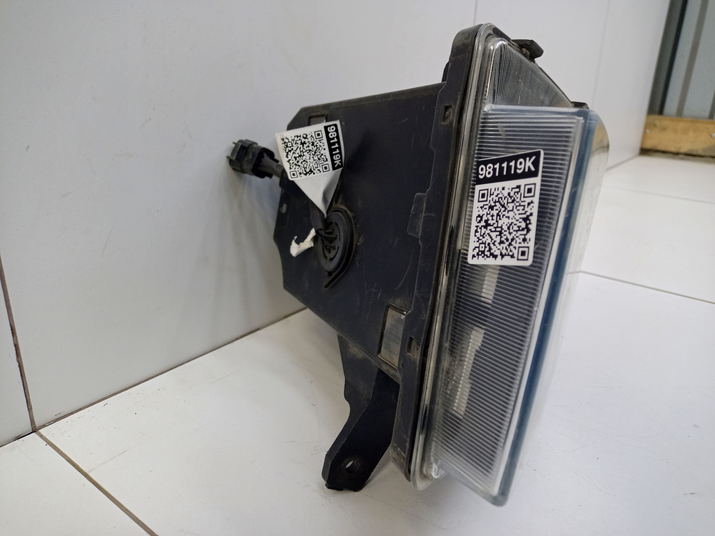 Фара передняя левая Москвич 3 галоген линза