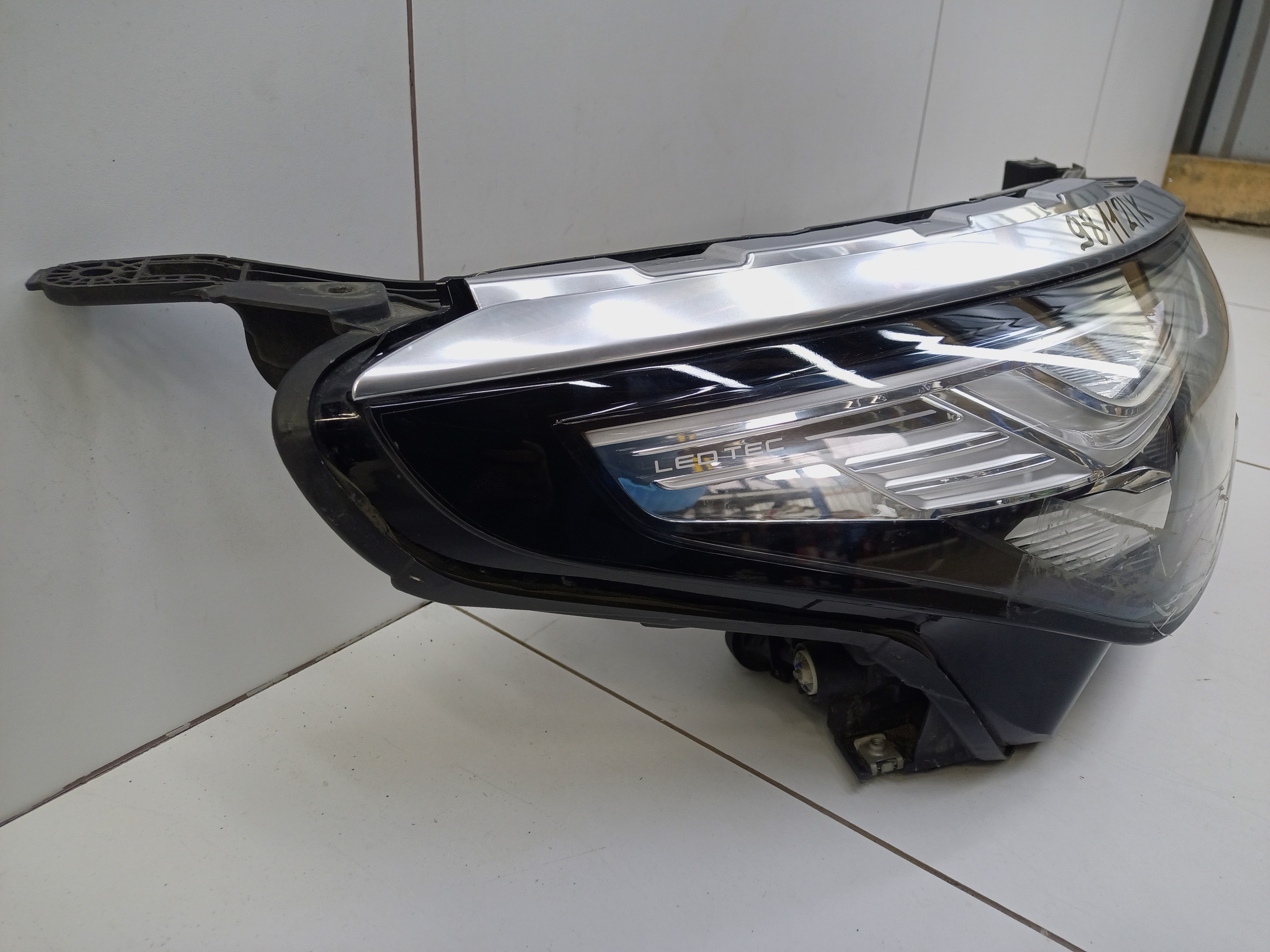 Фара передняя правая Exeed VX LED