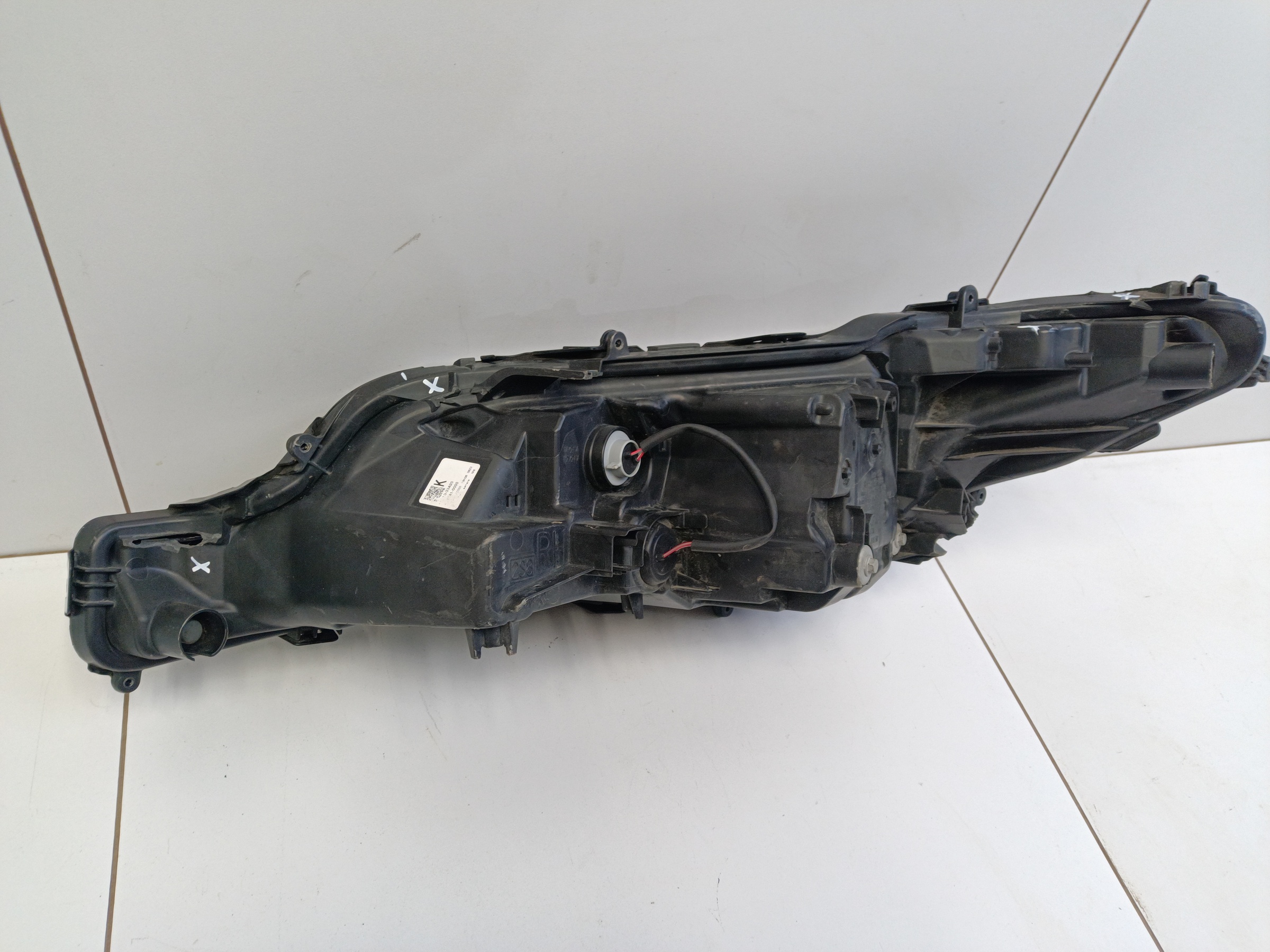 Фара передняя правая Toyota Camry V70 LED под 1 полосу