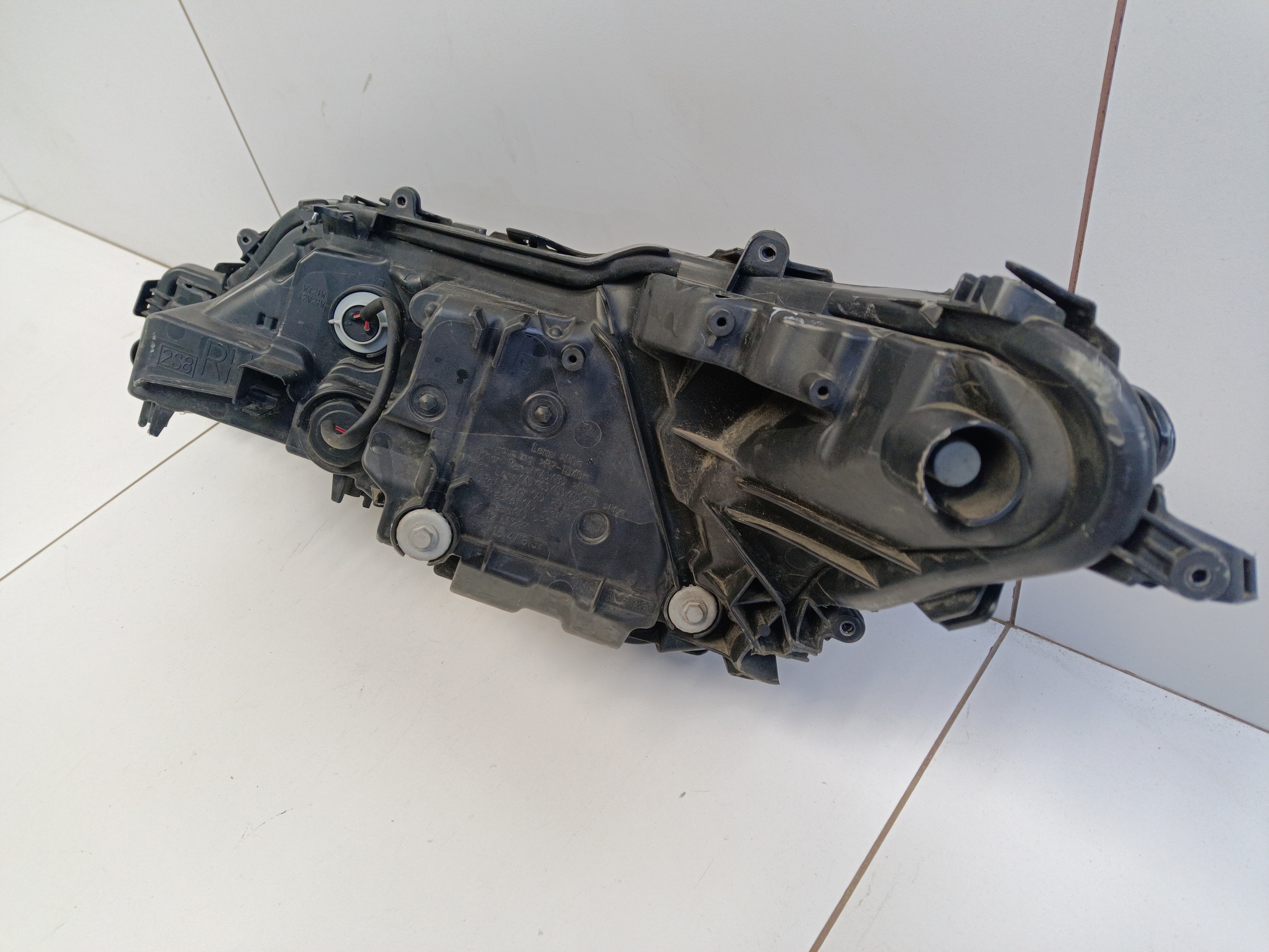 Фара передняя правая Toyota Camry V70 LED под 1 полосу