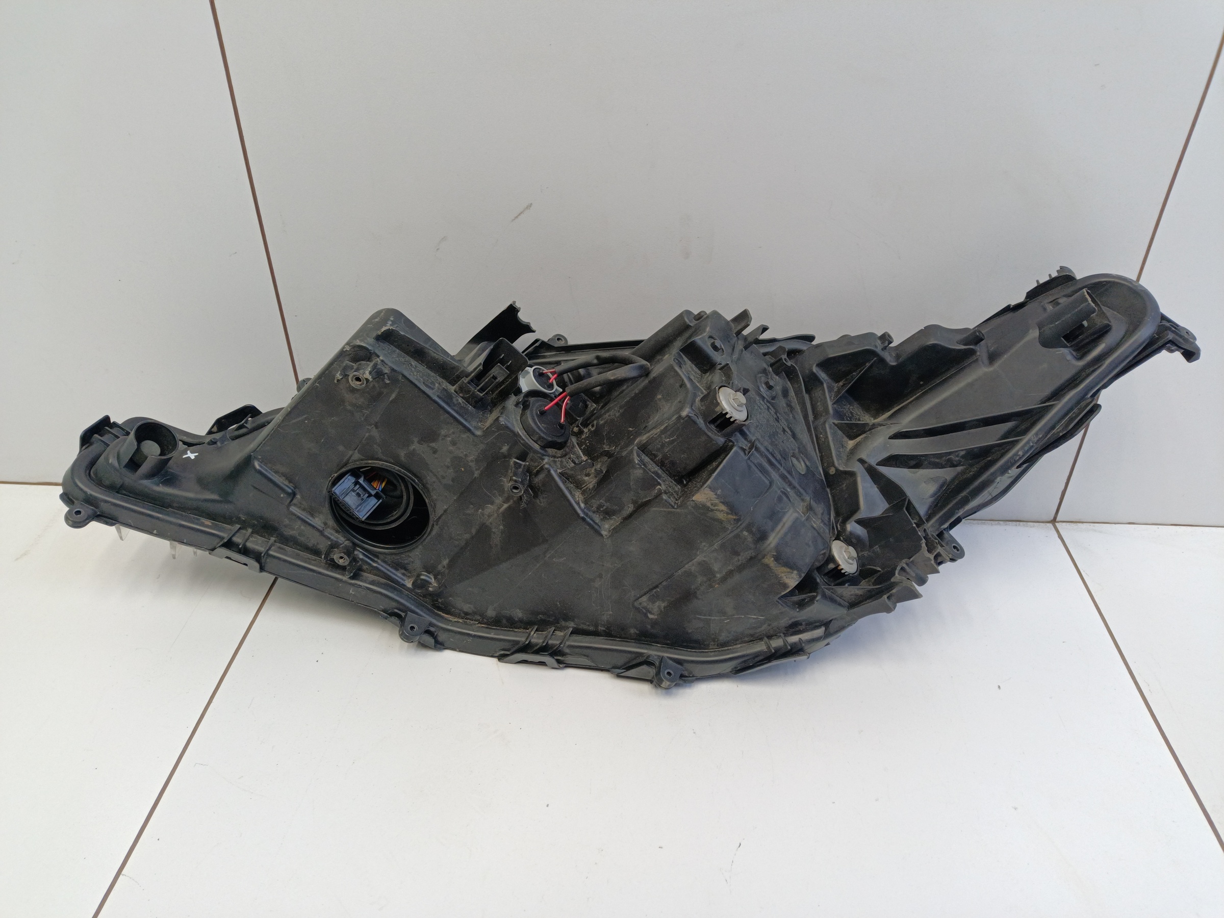 Фара передняя правая Toyota Camry V70 LED под 1 полосу