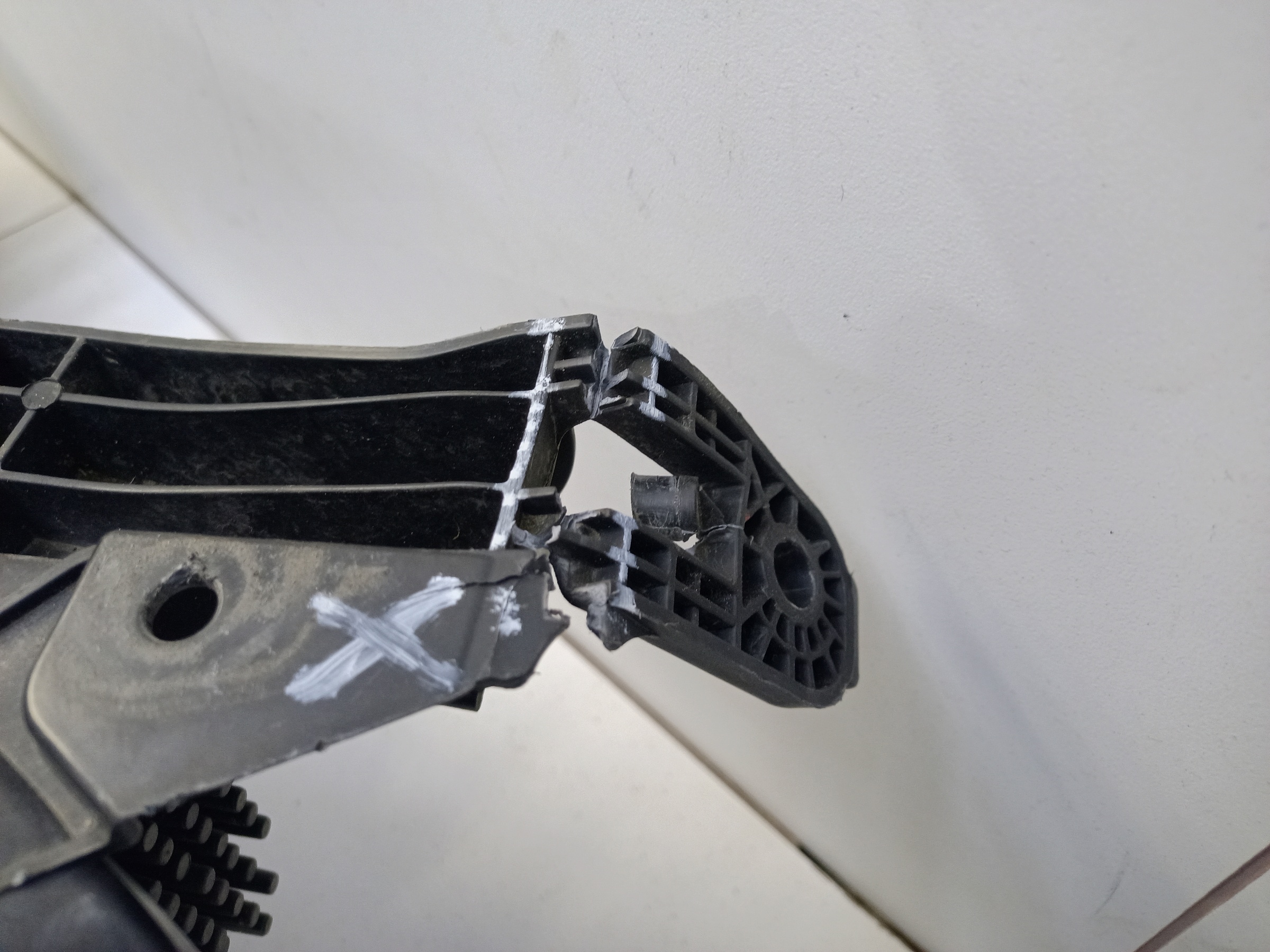 Фара передняя левая Exeed VX LED