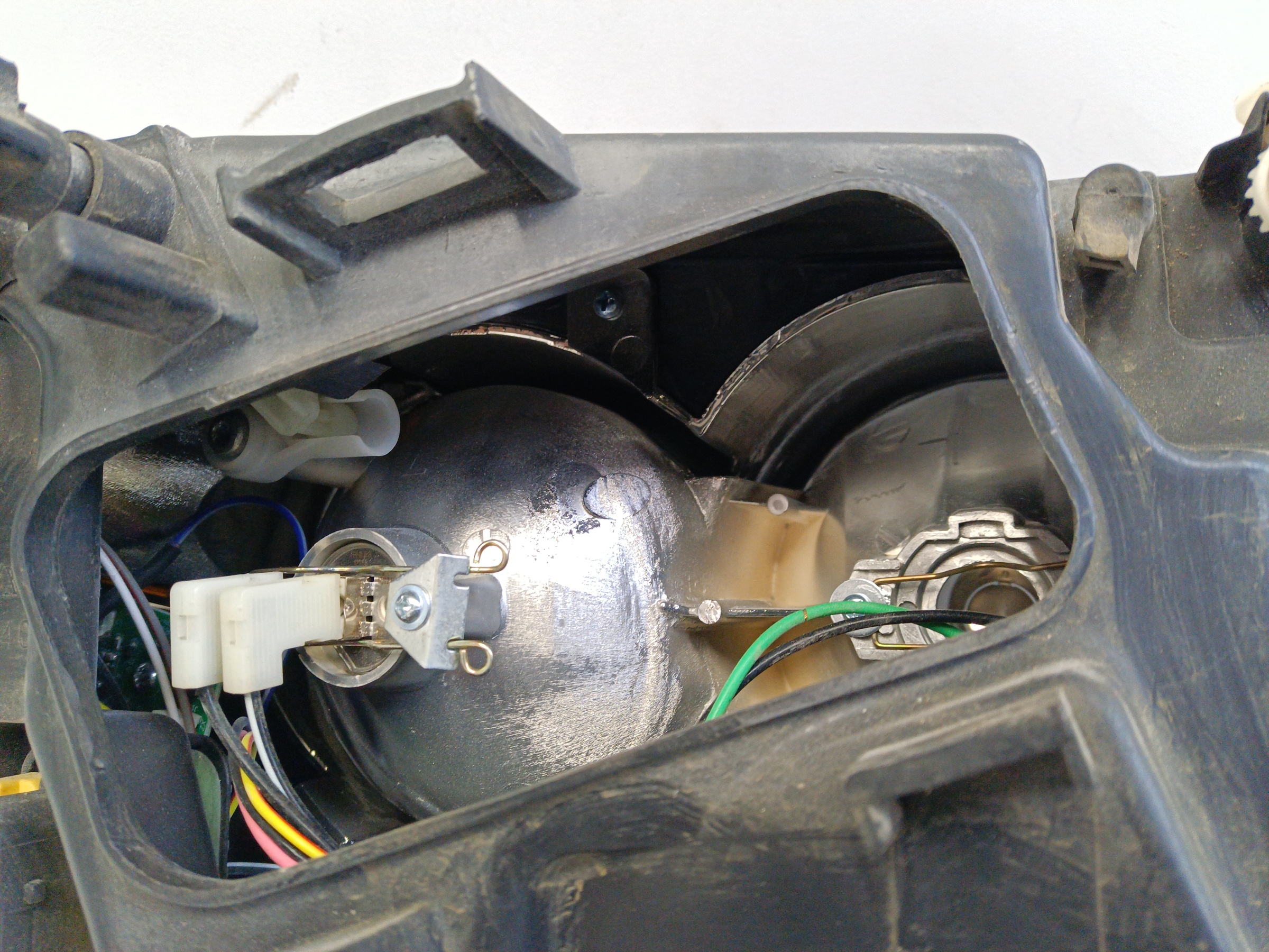 Фара передняя левая UAZ Patriot Restail 2 галоген с ДХО