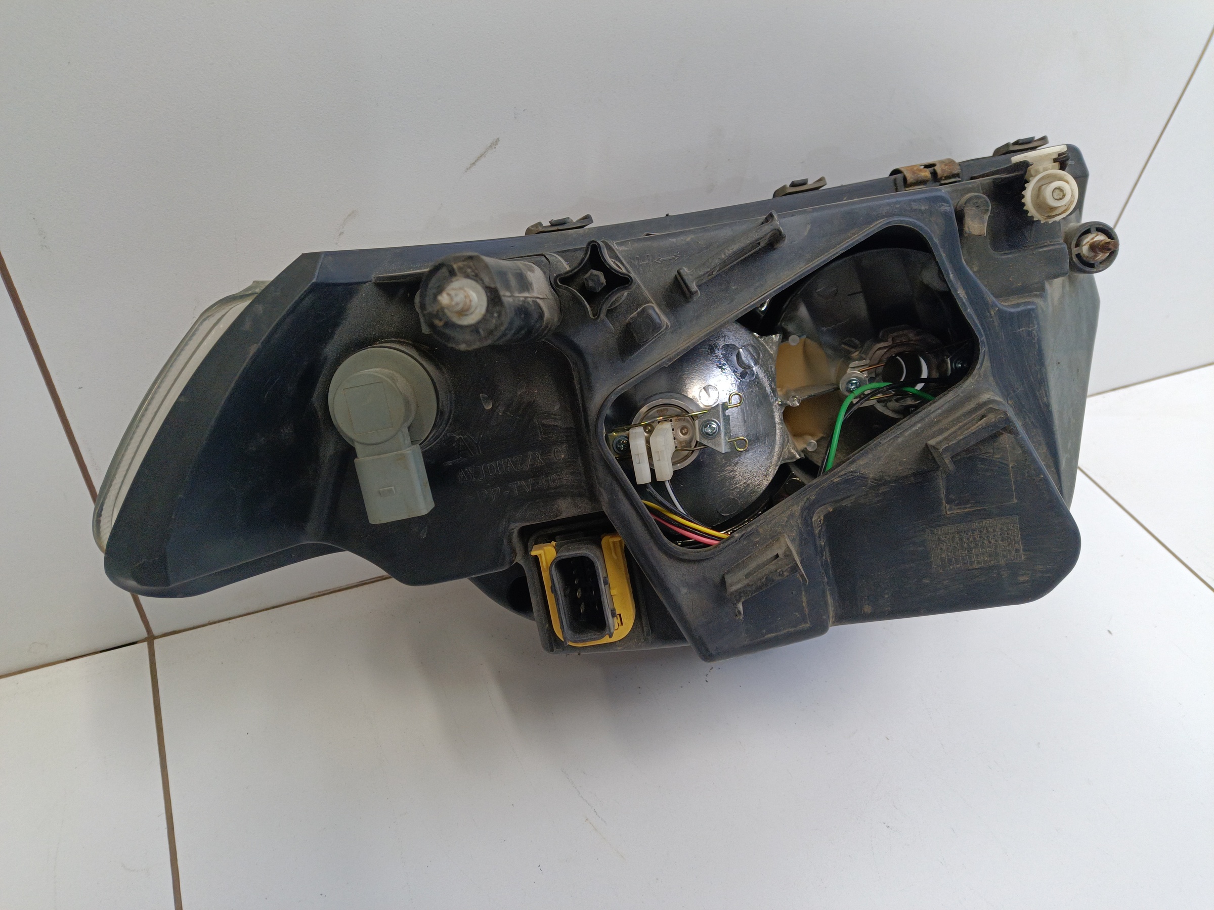 Фара передняя левая UAZ Patriot Restail 2 галоген с ДХО