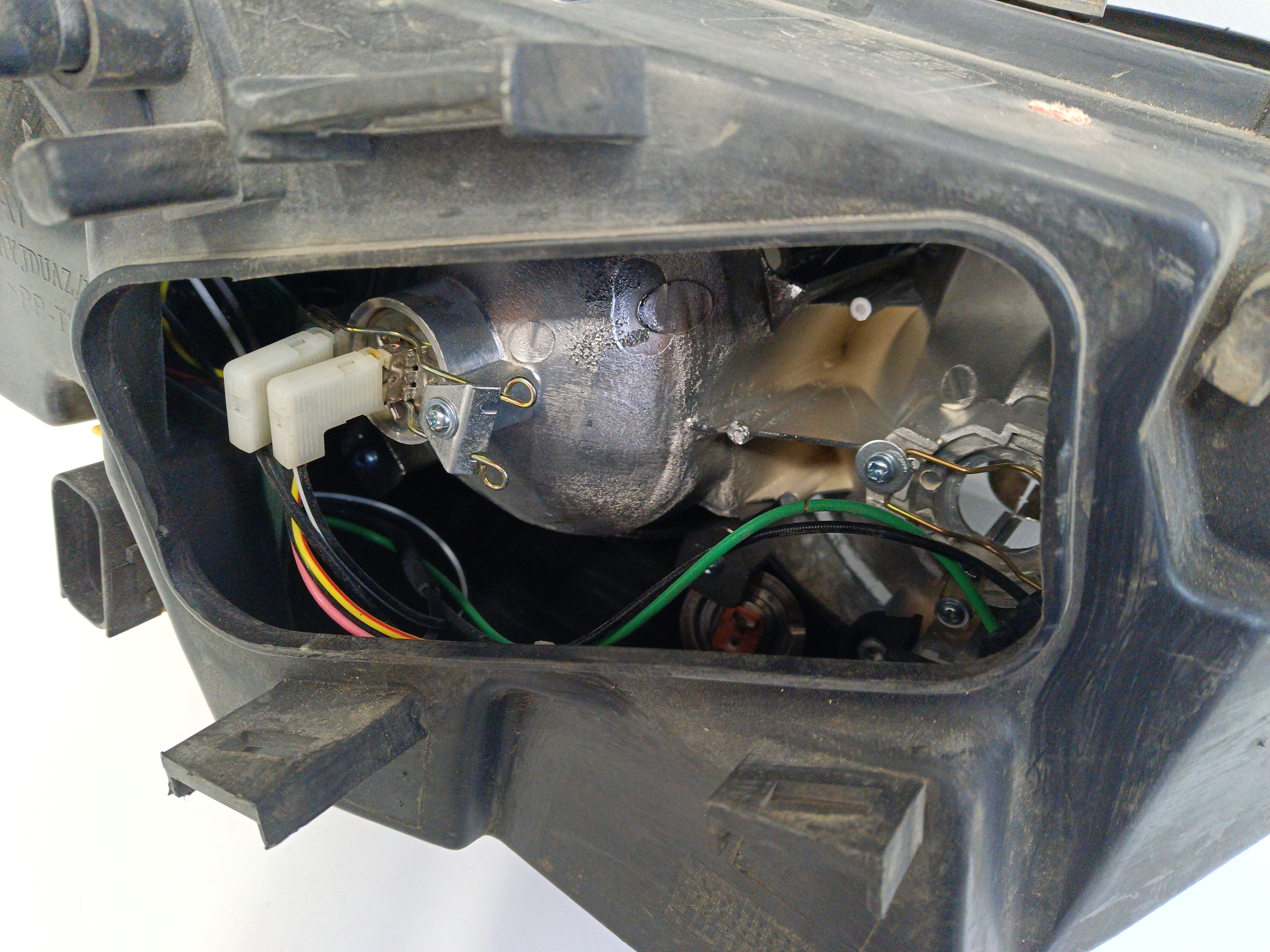 Фара передняя левая UAZ Patriot Restail 2 галоген с ДХО