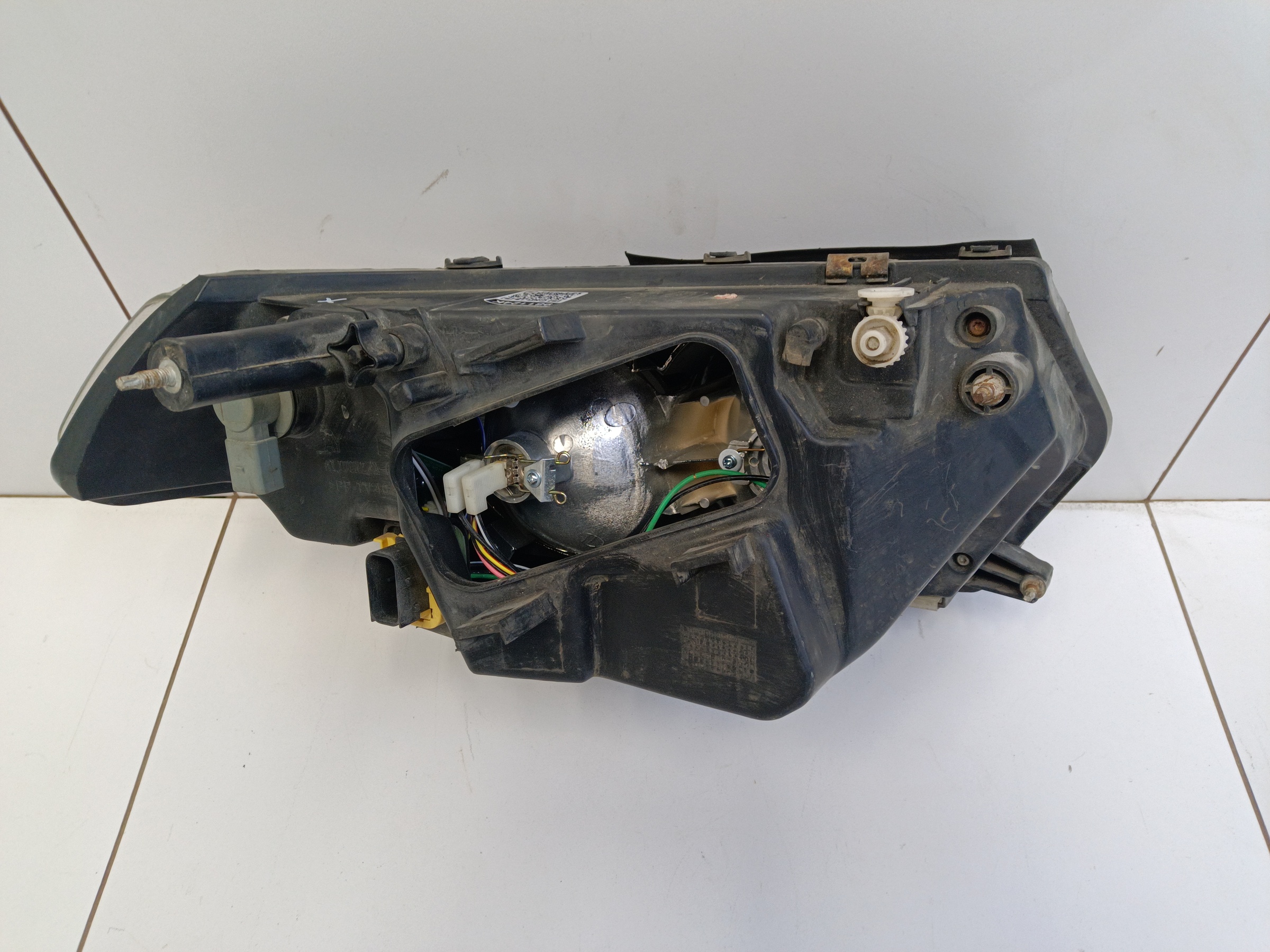 Фара передняя левая UAZ Patriot Restail 2 галоген с ДХО