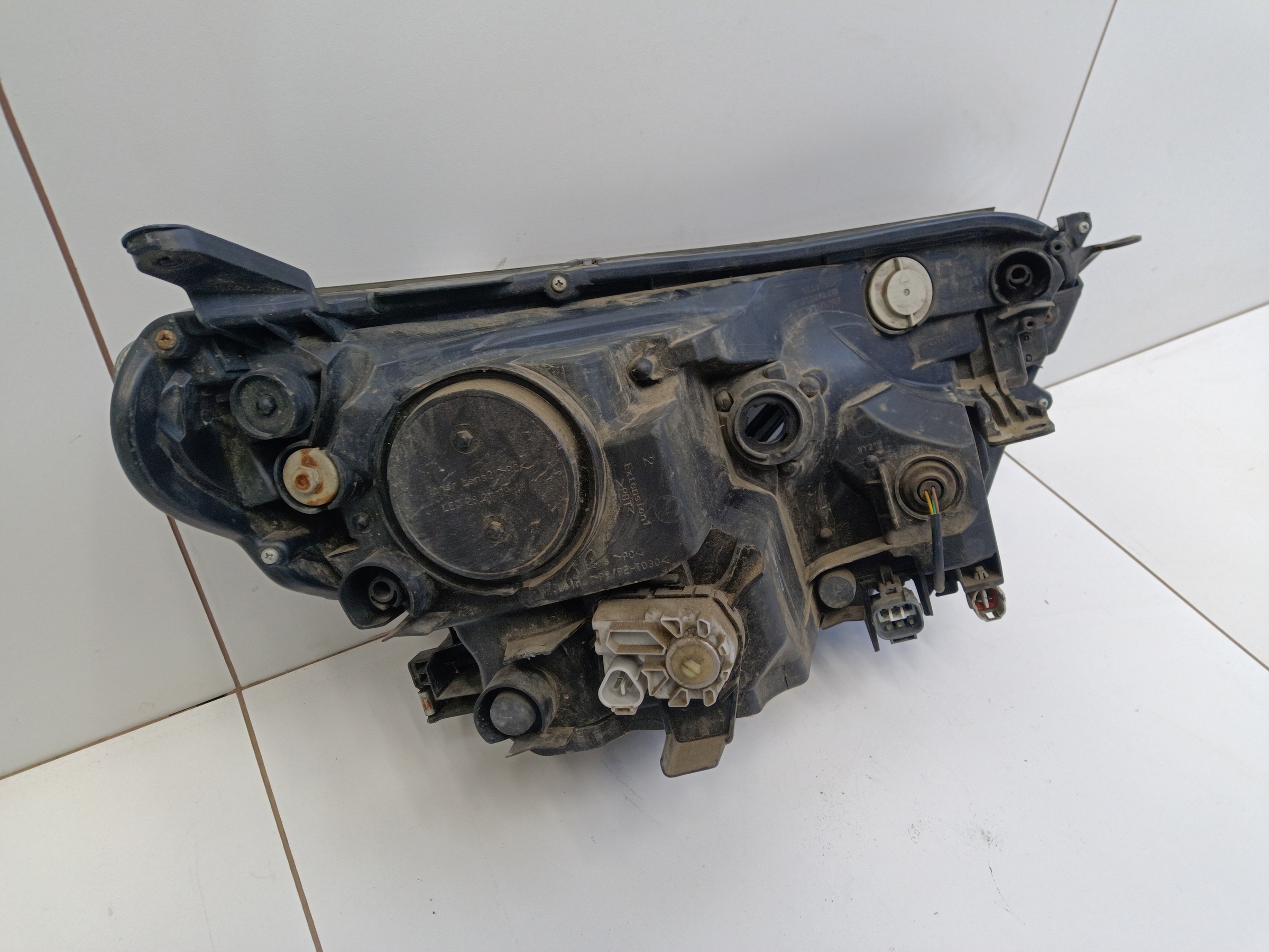 Фара передняя левая Toyota RAV4 CA40 Restail LED